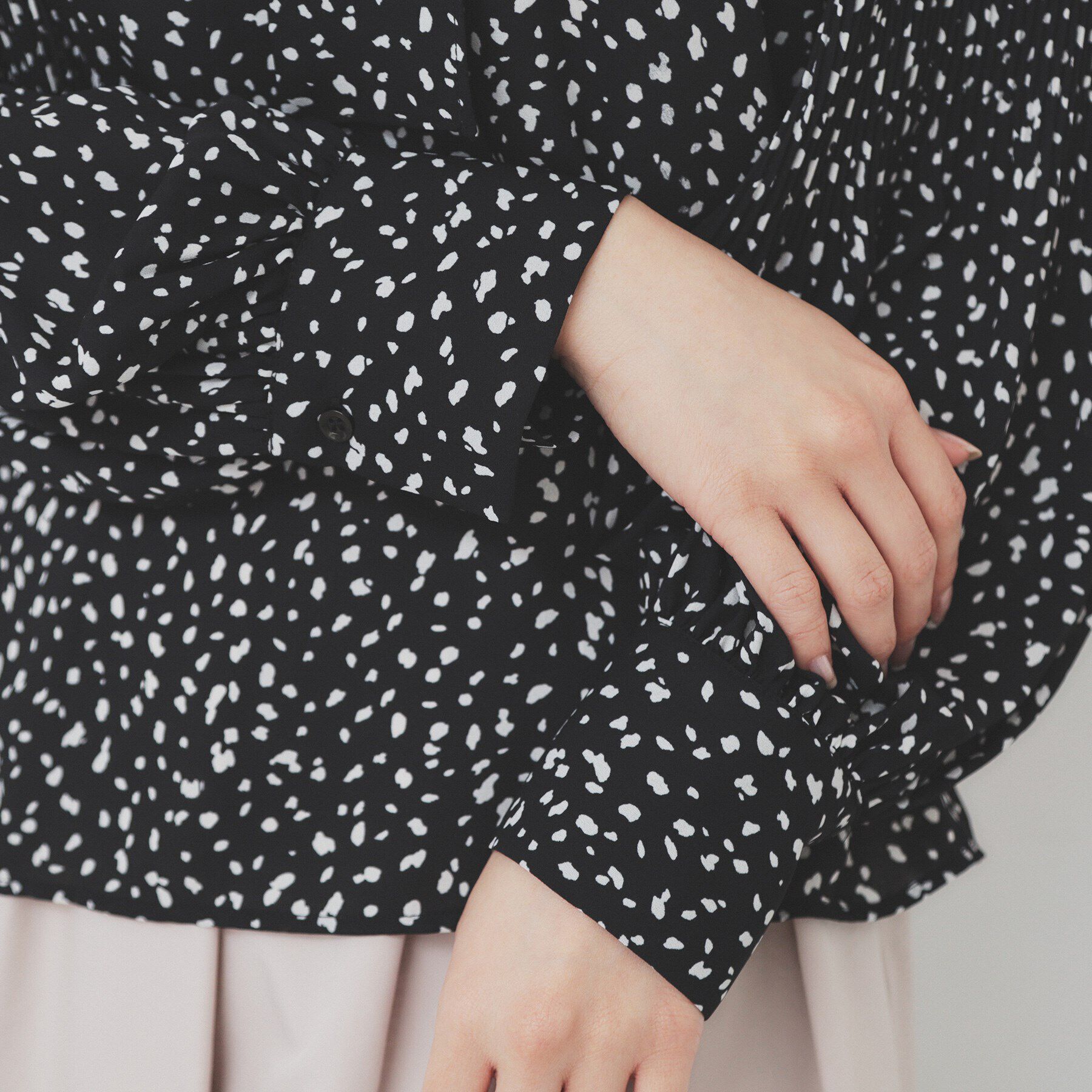 index「ボウタイプリーツスリーブ柄アソートブラウス【洗濯機可・イージーアイロン】」|シャツ・ブラウス|