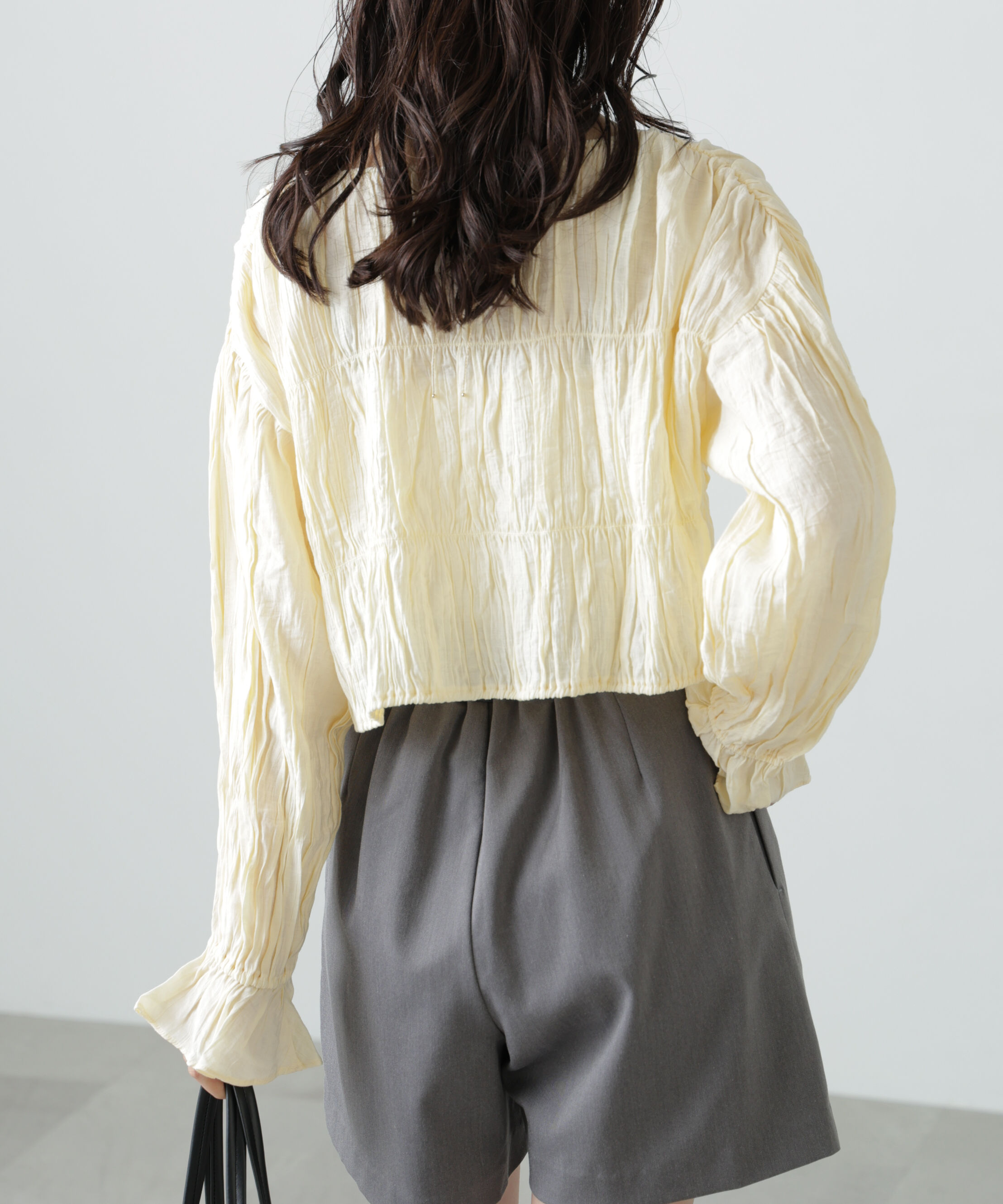  「シアーギャザー前開き短丈ブラウス」|シャツ・ブラウス|