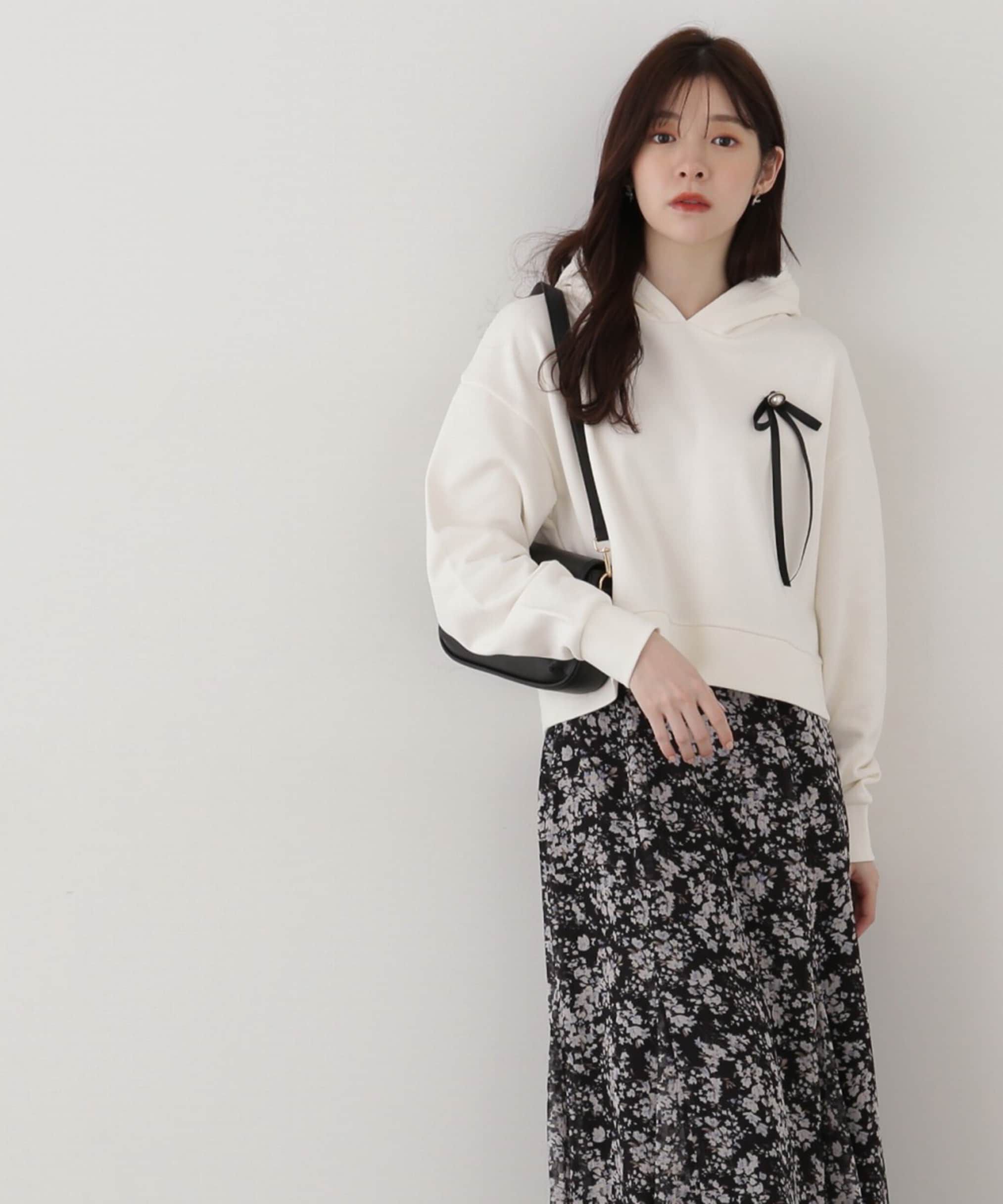 PROPORTION BODY DRESSING「リボンブローチ付きフーディー」|Tシャツ・カットソー|