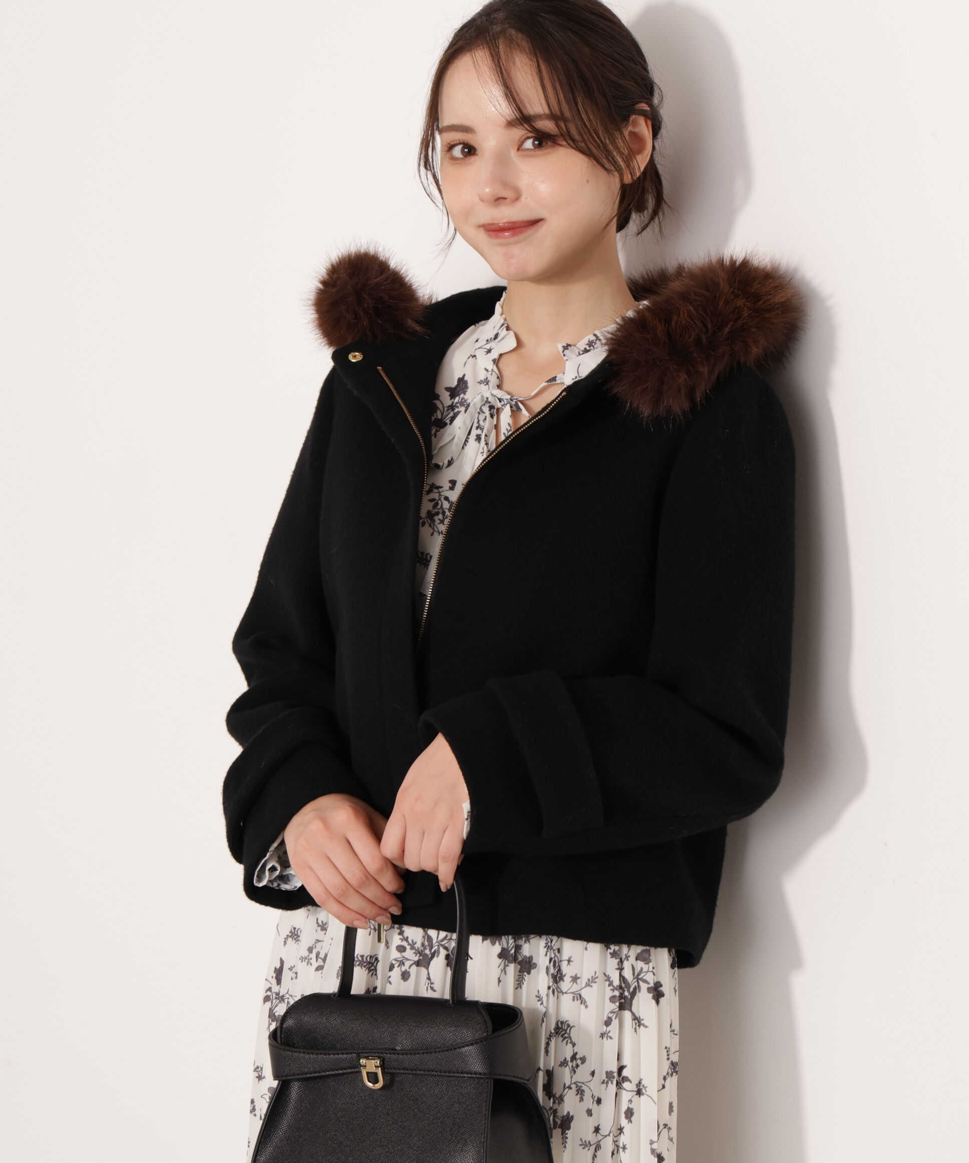 PROPORTION BODY DRESSING「モッサフードフェイクファーショートコート 25AW」|ブルゾン・スタジャン|ブラック