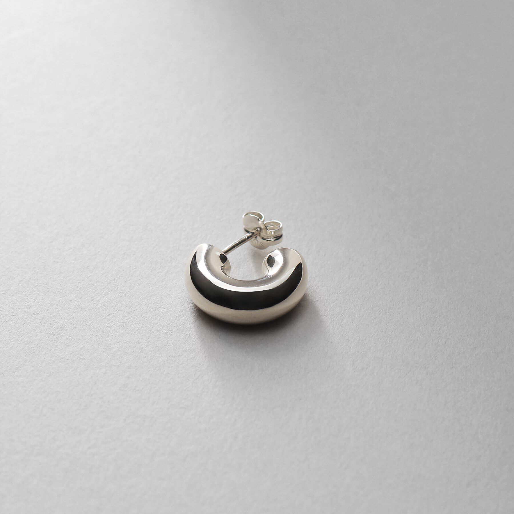 COCOSHNIK ONKITSCH「シルバー ホロウフープピアス ラウンドS」|ピアス|