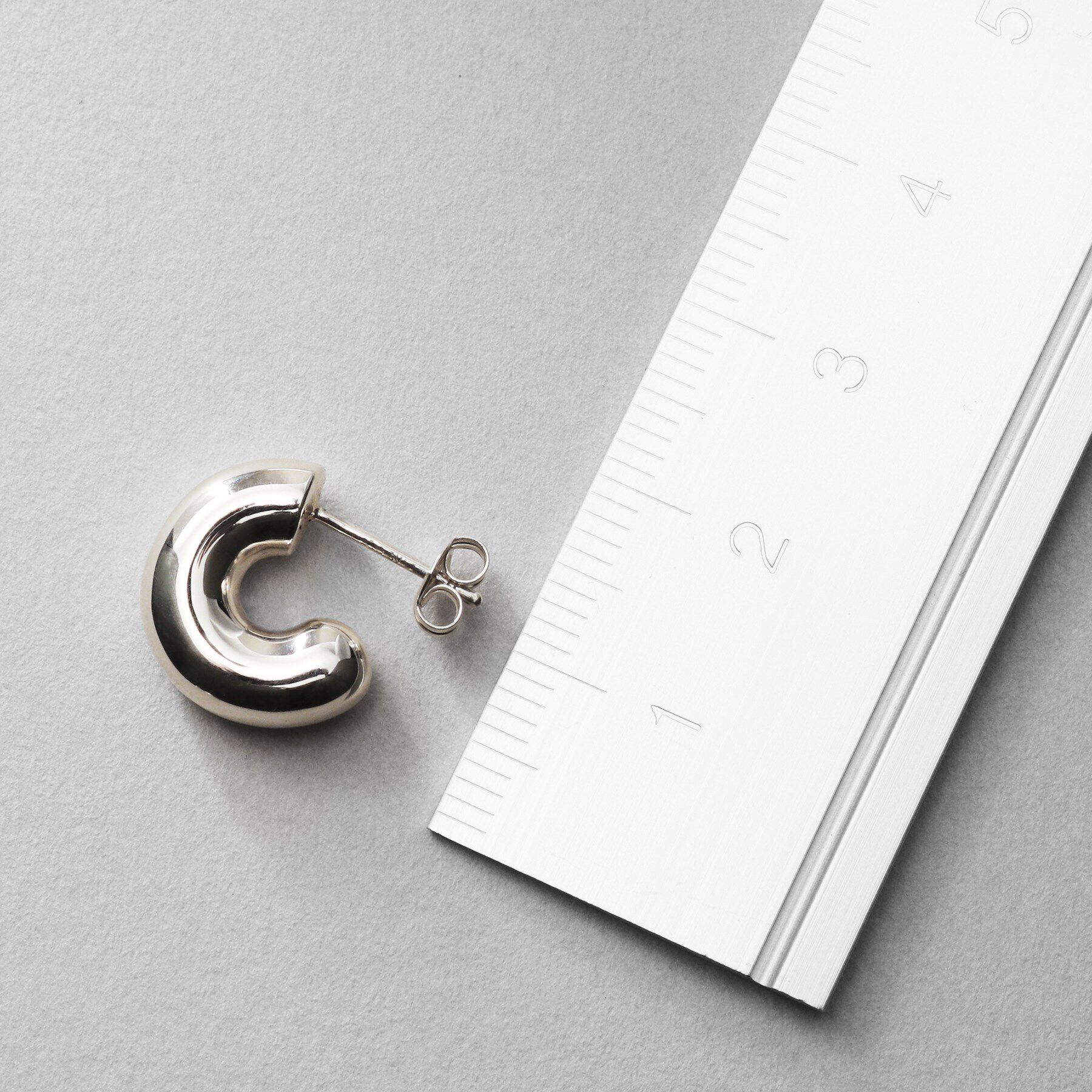 COCOSHNIK ONKITSCH「シルバー ホロウフープピアス ラウンドS」|ピアス|