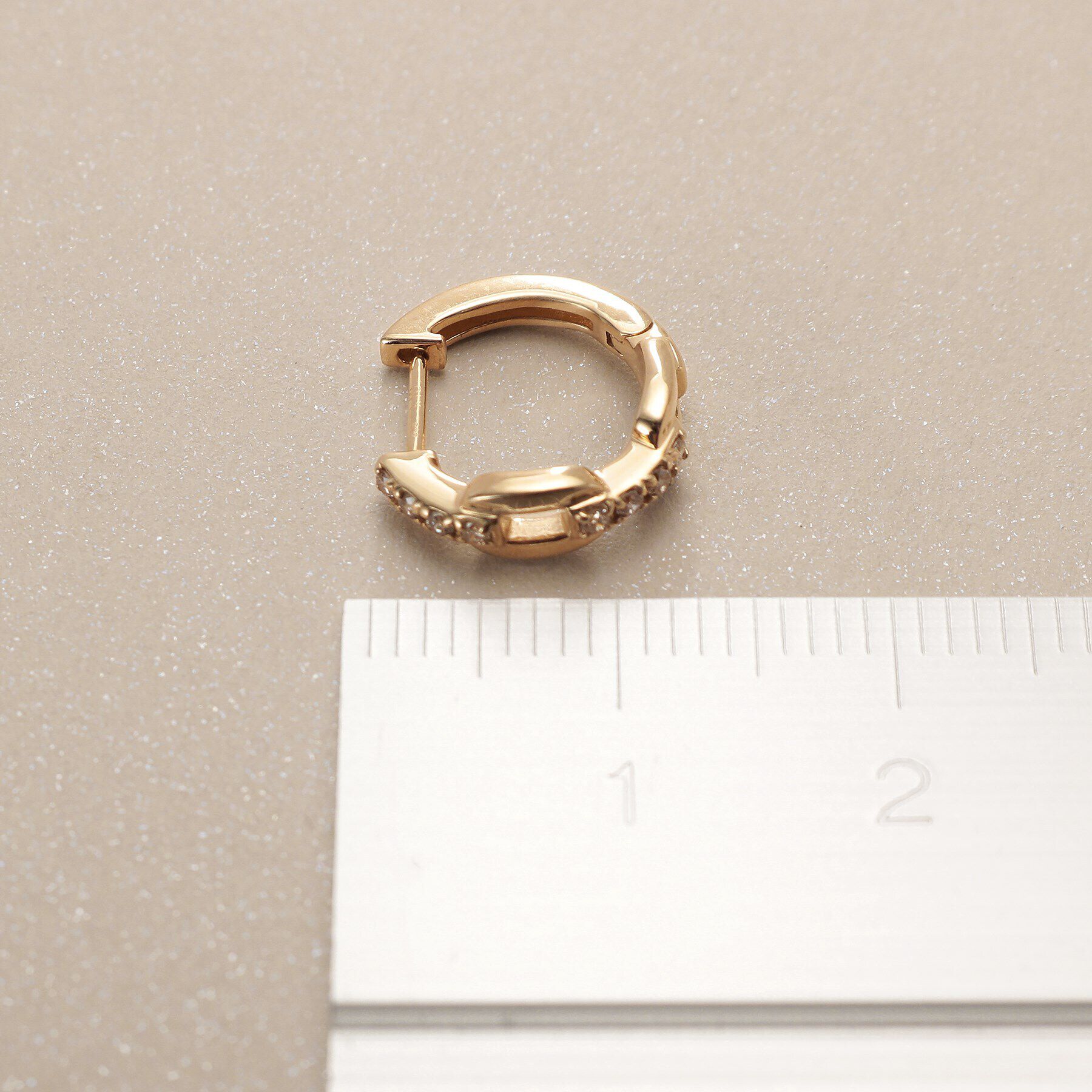 COCOSHNIK「K10ダイヤモンド ケーブルチェーンモチーフ 中折れピアス」|ピアス|