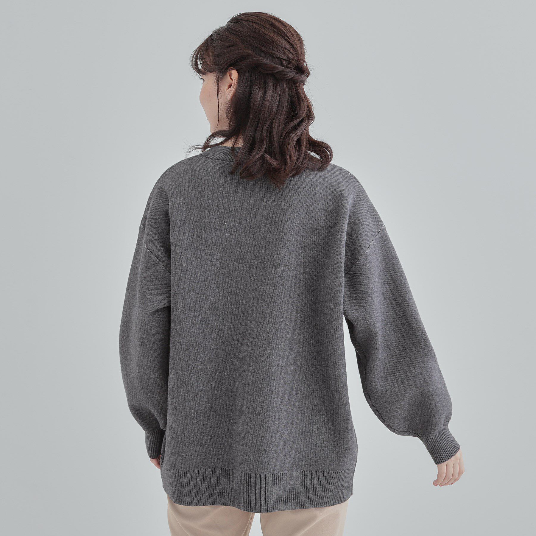 SHOO･LA･RUE「【体型カバー】ちくちくしにくい お花ロゴジャカードスウェットライクニット」|ニット・セーター|