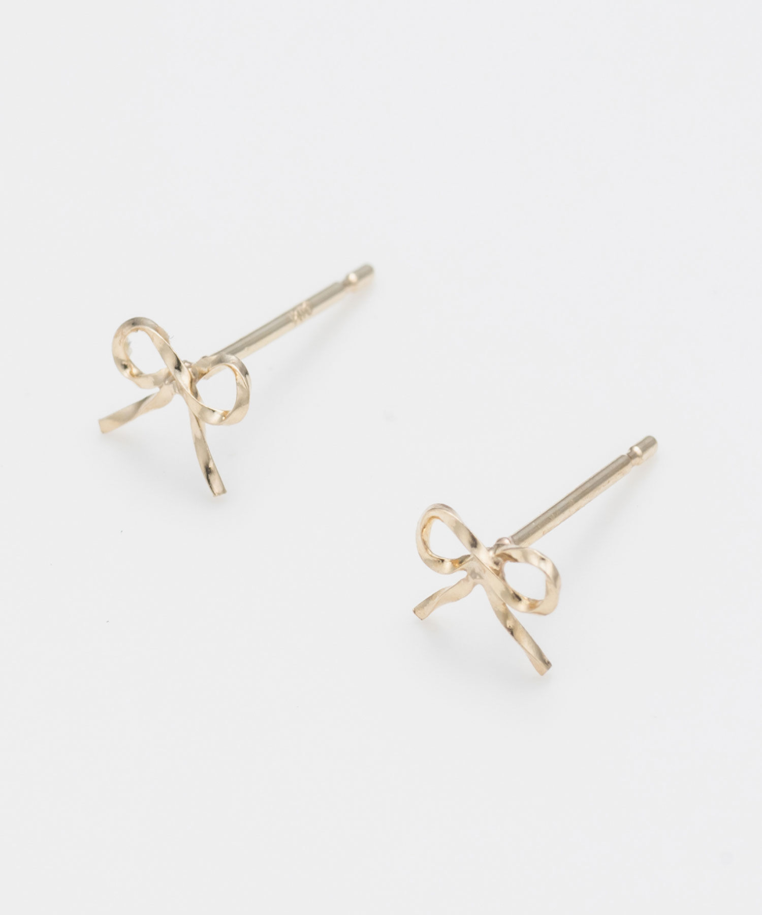 Phoebe「【K10】エレガントリボンピアス／BOX付き」|ピアス|