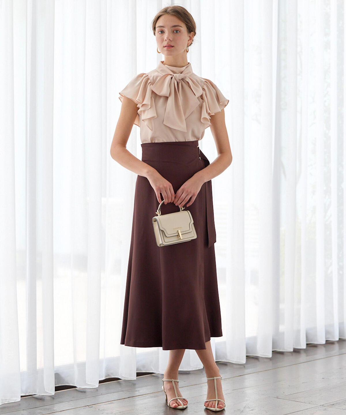 アンドクチュール「サイドバックルラップナロースカート」|タイト|ブラウン