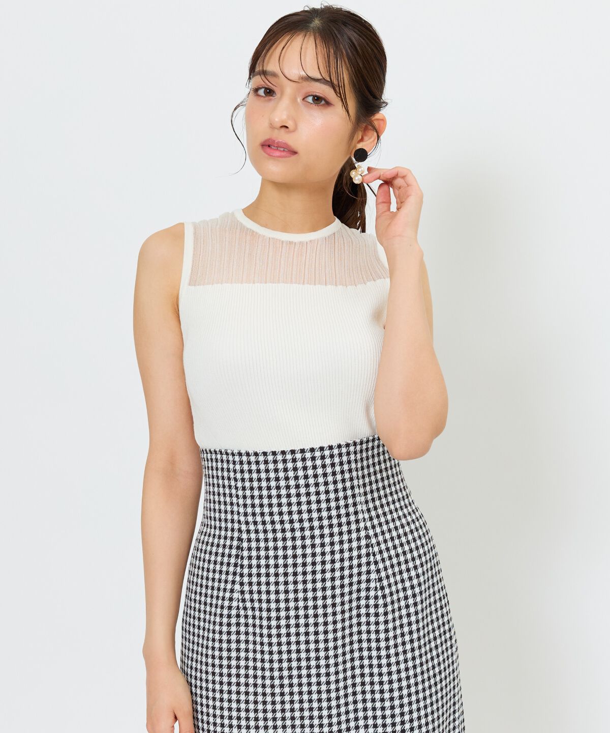 アンドクチュール「シアー切替ノースリトップス」|ニット・セーター|オフ