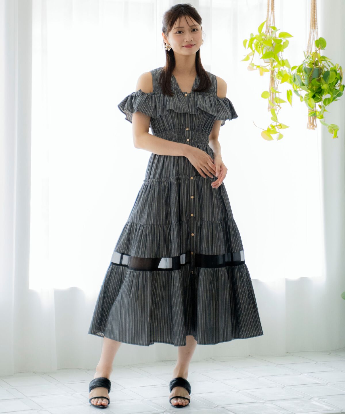 アンドクチュール「シアーティアードオープンショルダーワンピース」|ワンピース|