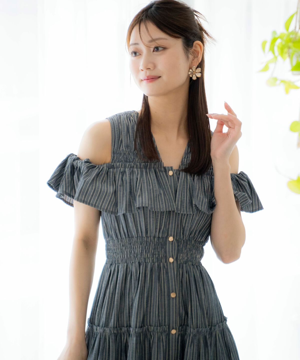 アンドクチュール「シアーティアードオープンショルダーワンピース」|ワンピース|