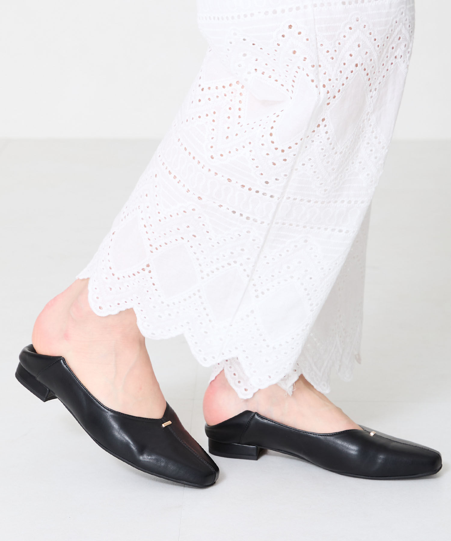 ORiental TRaffic「ゴールドパーツ Vカット バブーシュ /51112 パンプス 通勤靴 柔らかい」|パンプス|