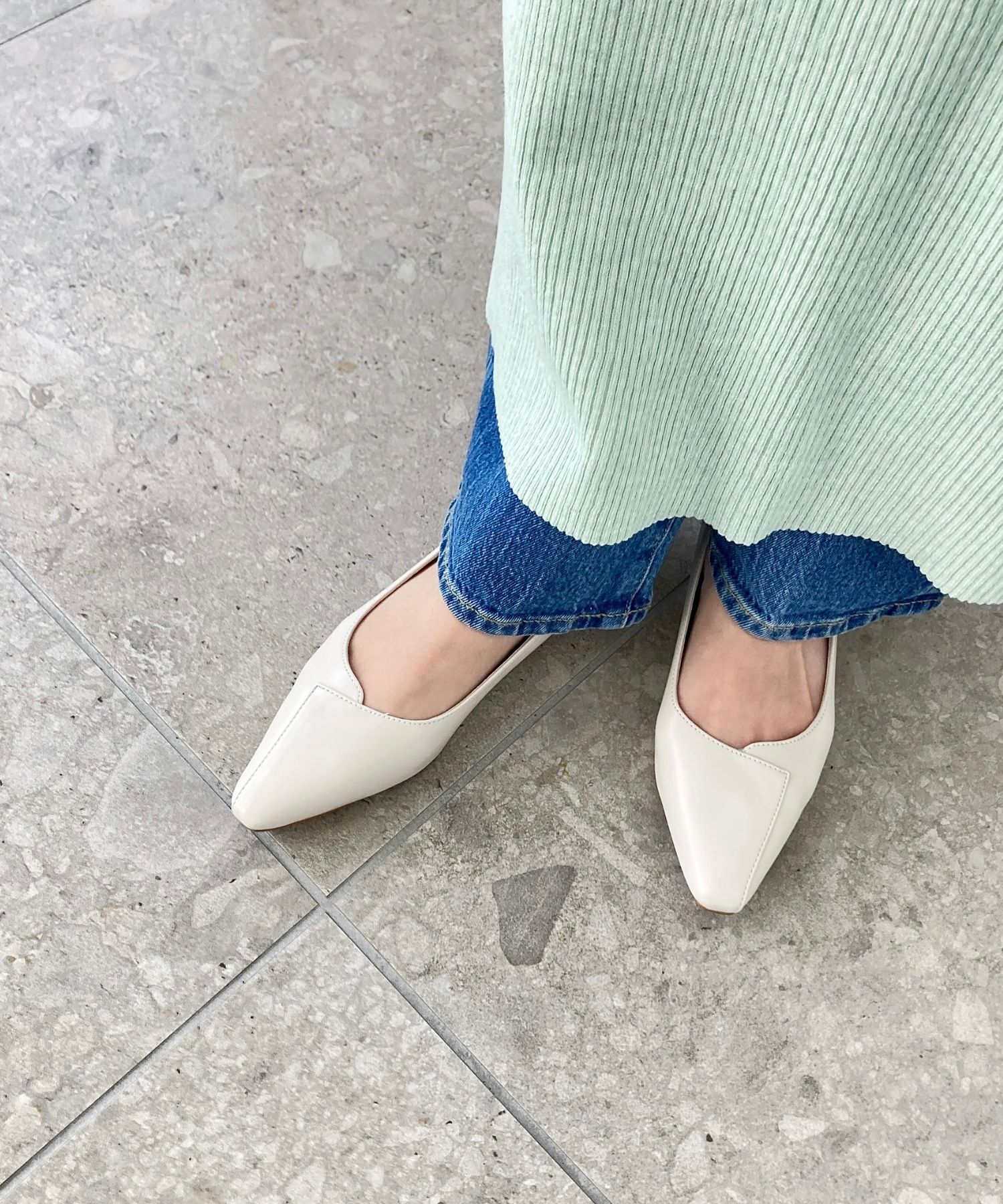 ORiental TRaffic「【WEB限定】アシンメトリーデザイン フラット パンプス /55102 通勤靴 すっきりシルエット」|パンプス|