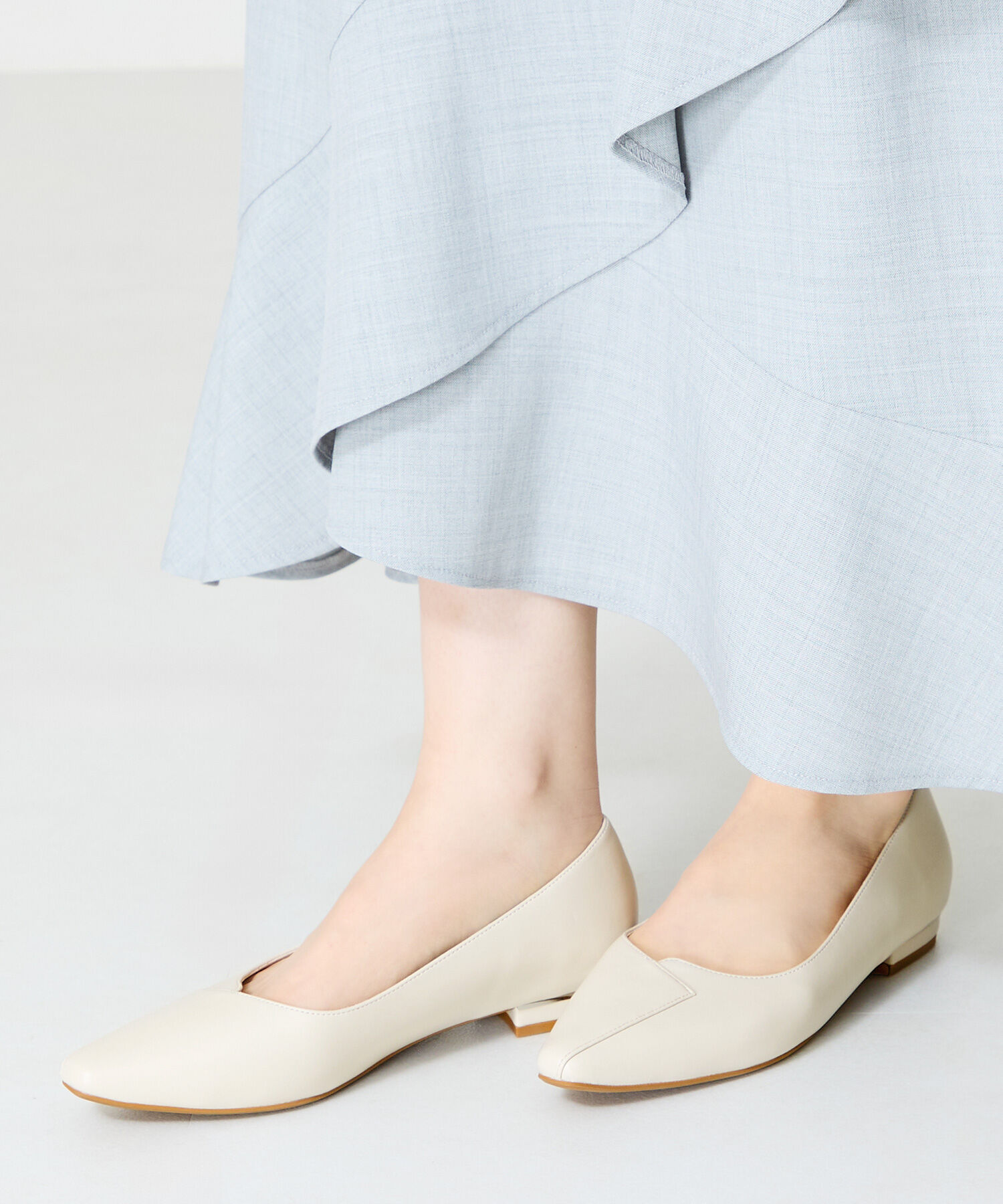 ORiental TRaffic「【WEB限定】アシンメトリーデザイン フラット パンプス /55102 通勤靴 すっきりシルエット」|パンプス|