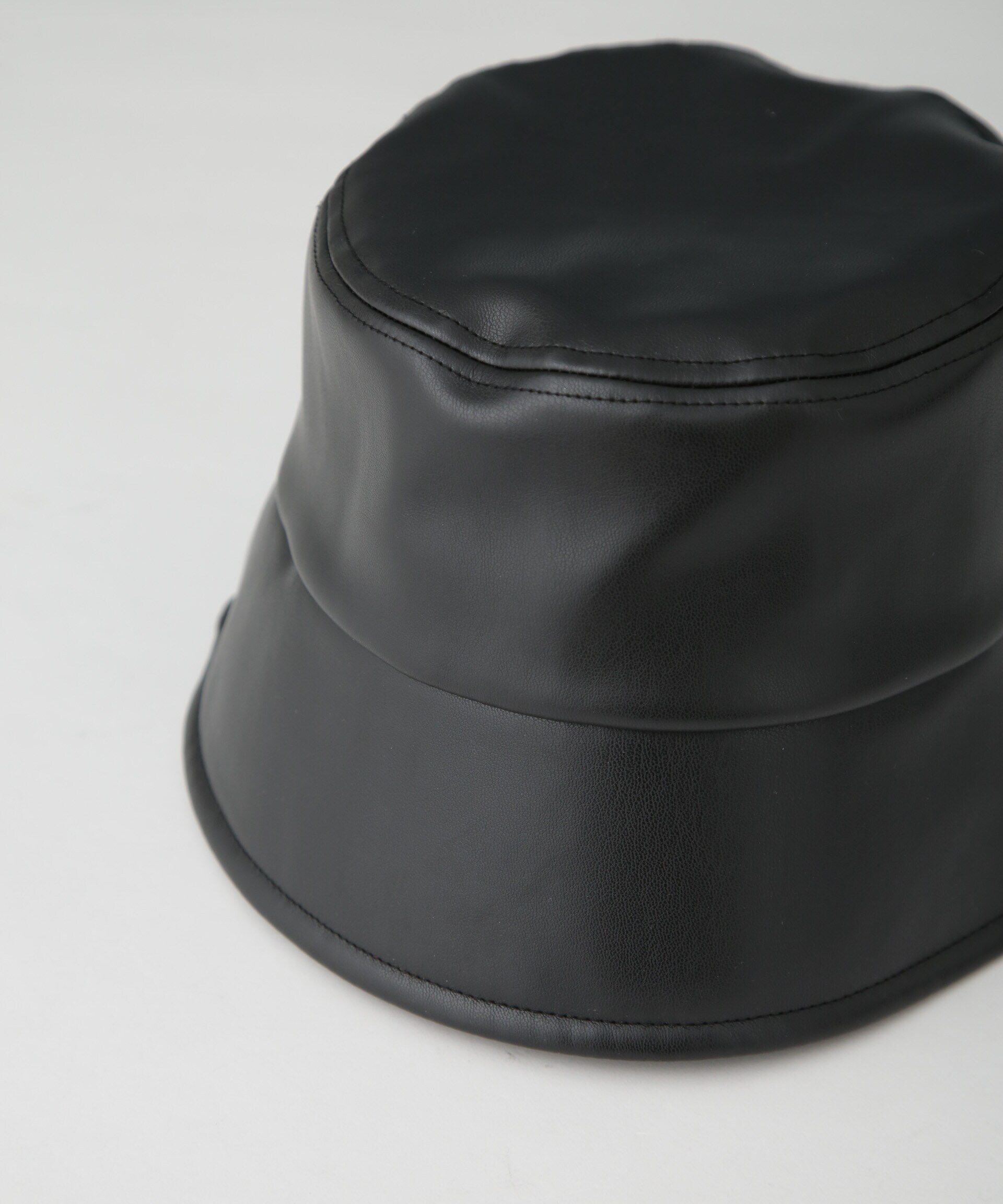 nano･universe「フェイクレザーバケットハット」|キャップ・キャスケット|