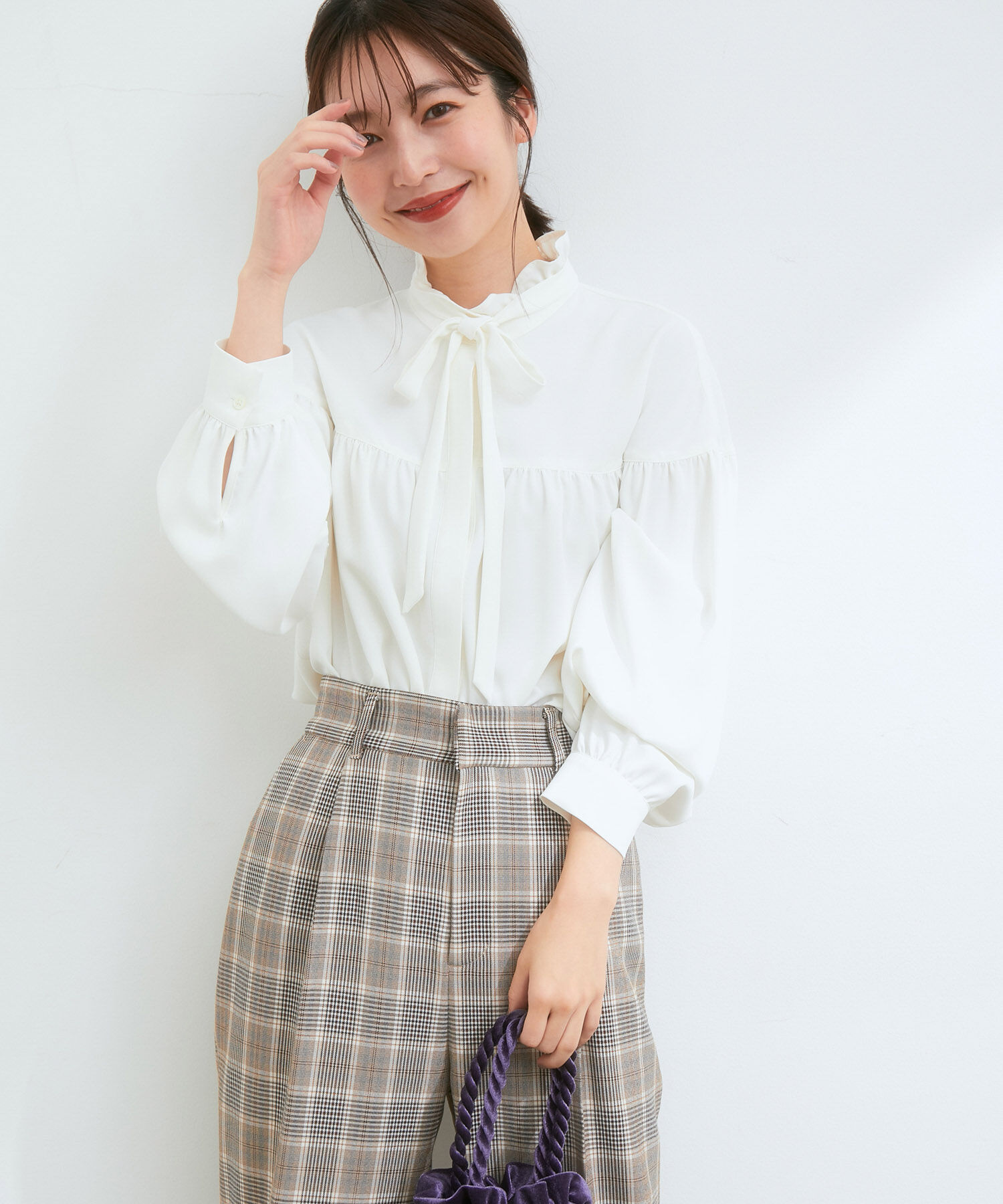 VIS「【洗える】KAMAKURA SHIRTコラボレーションフリルボウタイブラウス」|シャツ・ブラウス|