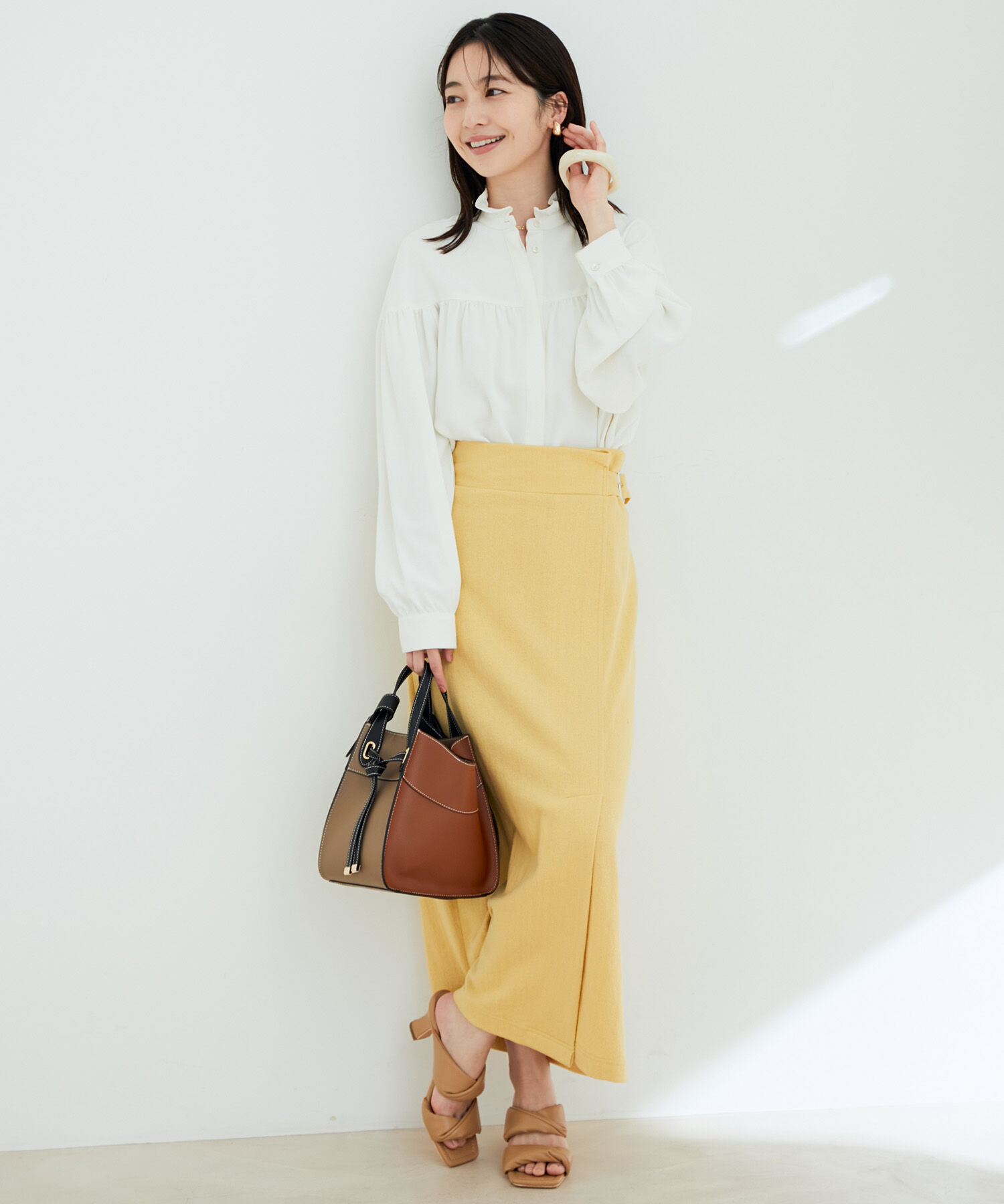 VIS「【洗える】KAMAKURA SHIRTコラボレーションフリルボウタイブラウス」|シャツ・ブラウス|