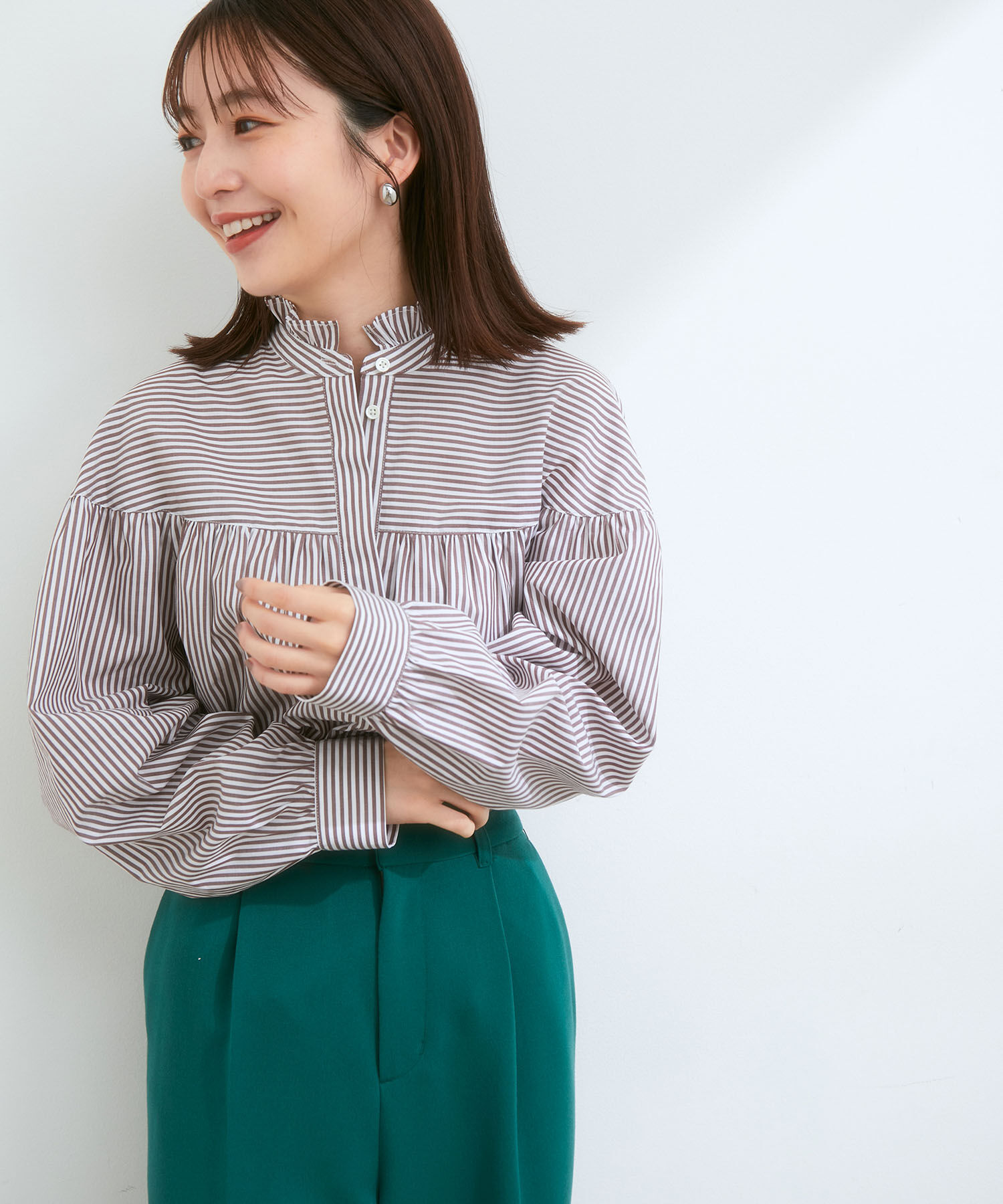 VIS「【洗える】KAMAKURA SHIRTコラボレーションフリルボウタイブラウス」|シャツ・ブラウス|