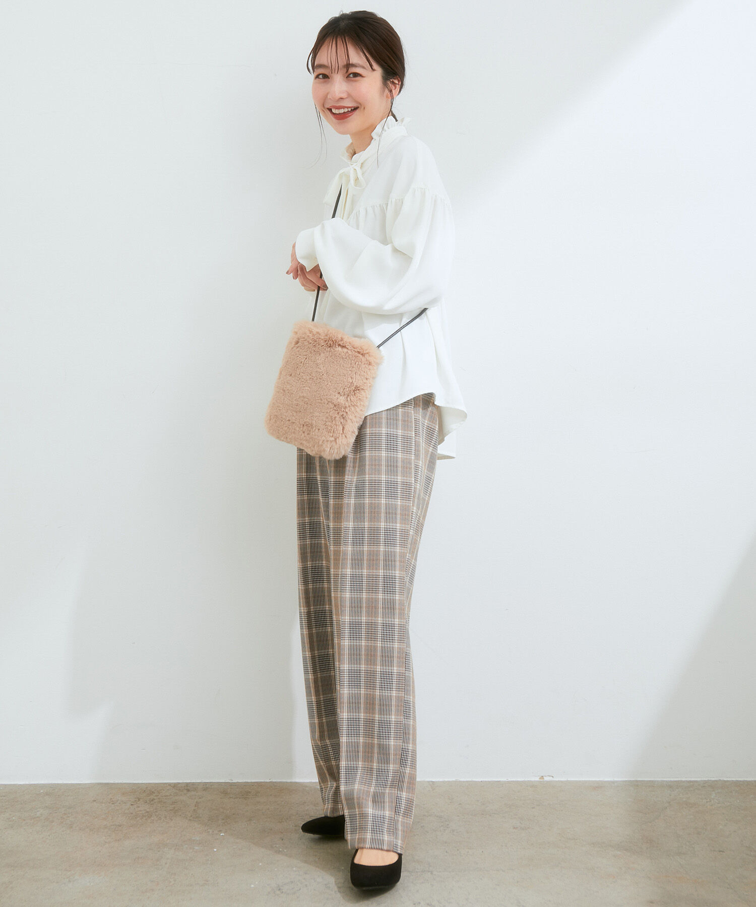 VIS「【洗える】KAMAKURA SHIRTコラボレーションフリルボウタイブラウス」|シャツ・ブラウス|