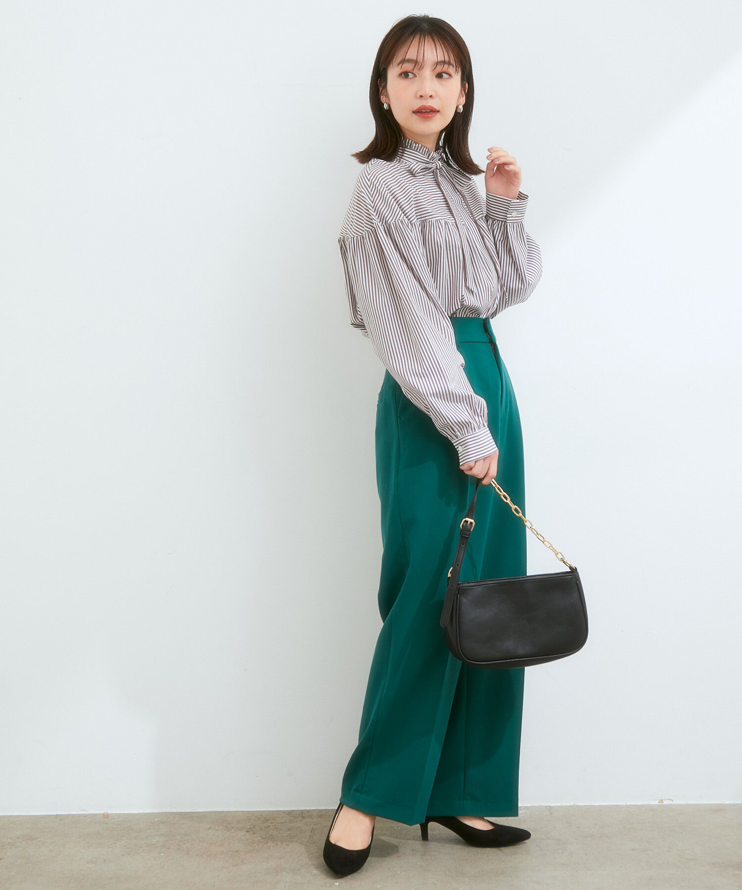 VIS「【洗える】KAMAKURA SHIRTコラボレーションフリルボウタイブラウス」|シャツ・ブラウス|