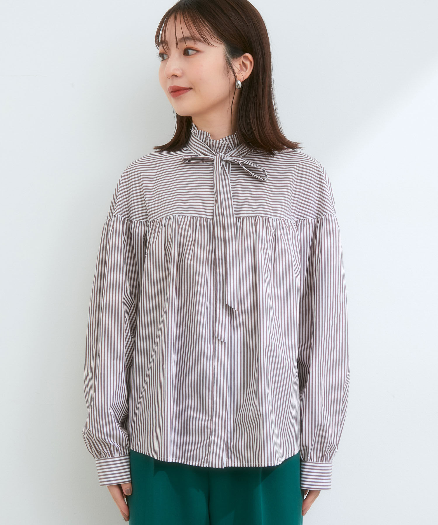 VIS「【洗える】KAMAKURA SHIRTコラボレーションフリルボウタイブラウス」|シャツ・ブラウス|