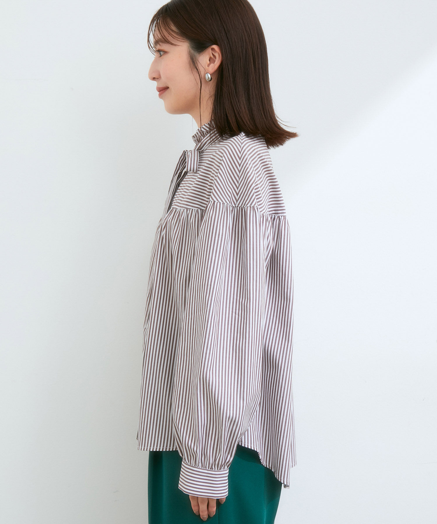 VIS「【洗える】KAMAKURA SHIRTコラボレーションフリルボウタイブラウス」|シャツ・ブラウス|