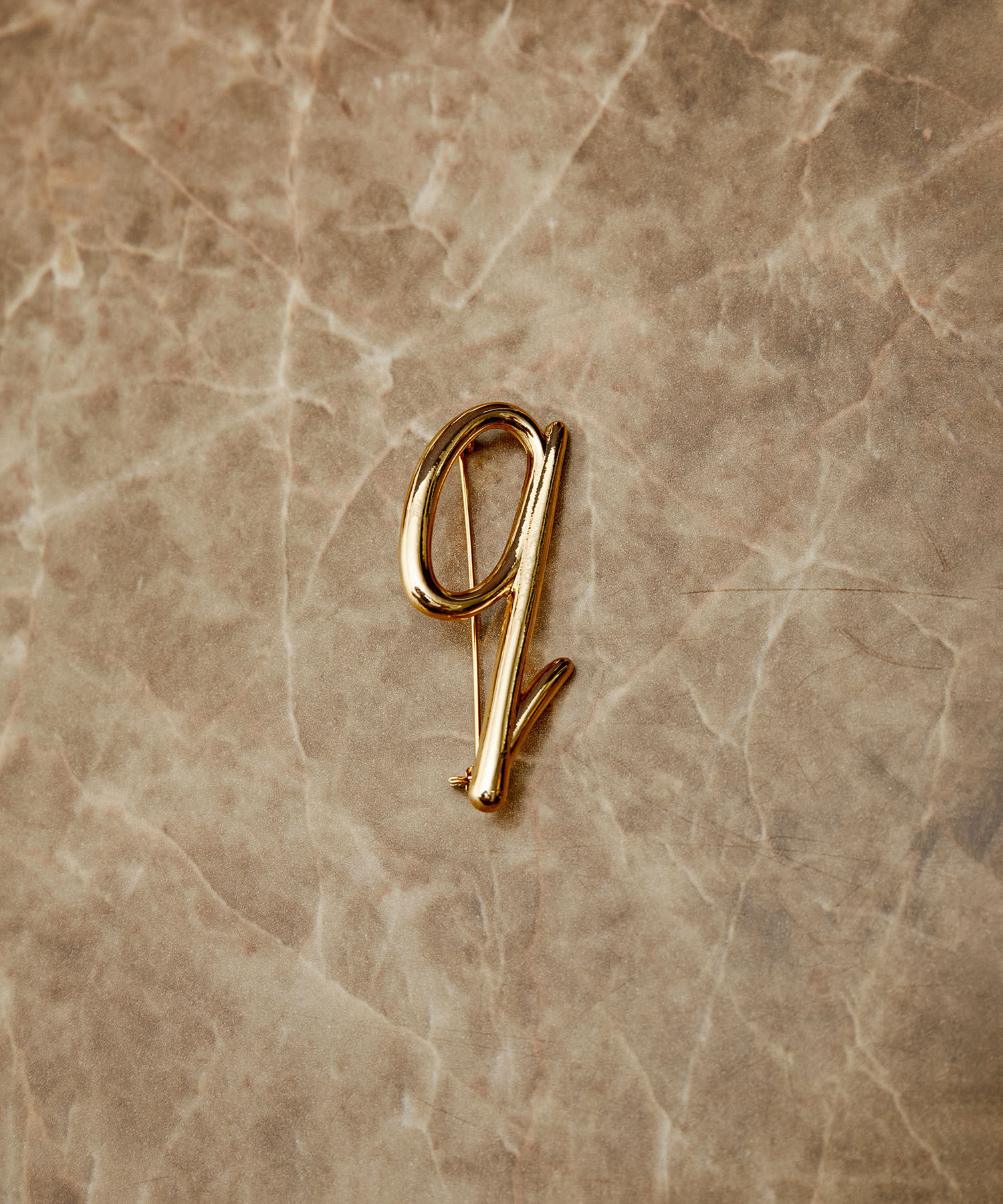 ADAM ET ROPE'「イニシャルブローチ」|ブローチ・コサージュ|キナリ系(17)