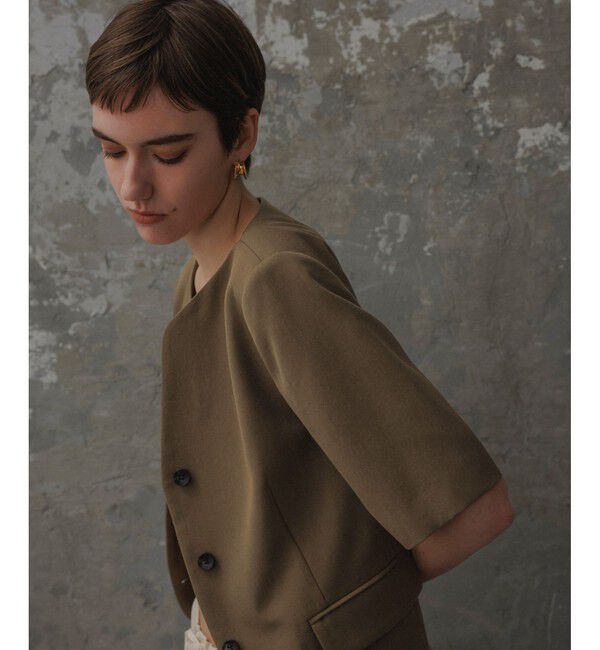 ADAM ET ROPE'「【EMOELLE】スリットネックハーフスリーブジャケット」|ノーカラージャケット|