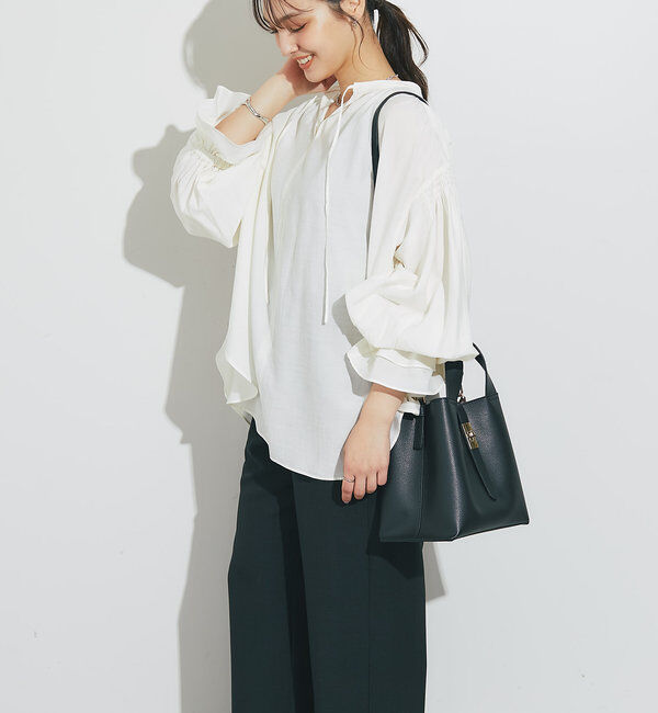  「《オンオフ兼用・一枚で華やか》バッグスリットシャーリングチュニック」|シャツ・ブラウス|