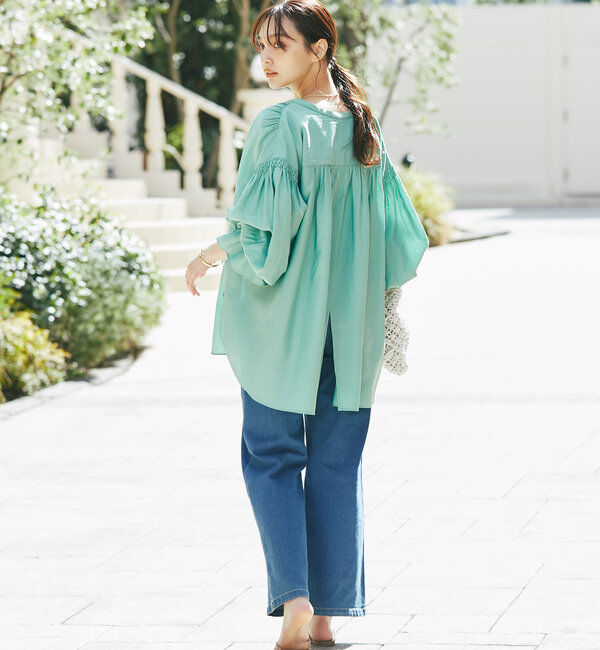  「《オンオフ兼用・一枚で華やか》バッグスリットシャーリングチュニック」|シャツ・ブラウス|