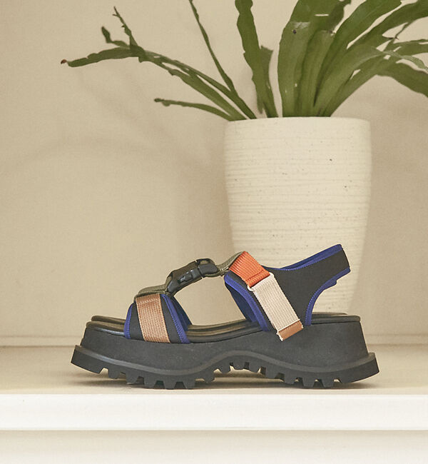 AU BANNISTER「【軽量】リリースバックルスポーツサンダル」|サンダル|その他