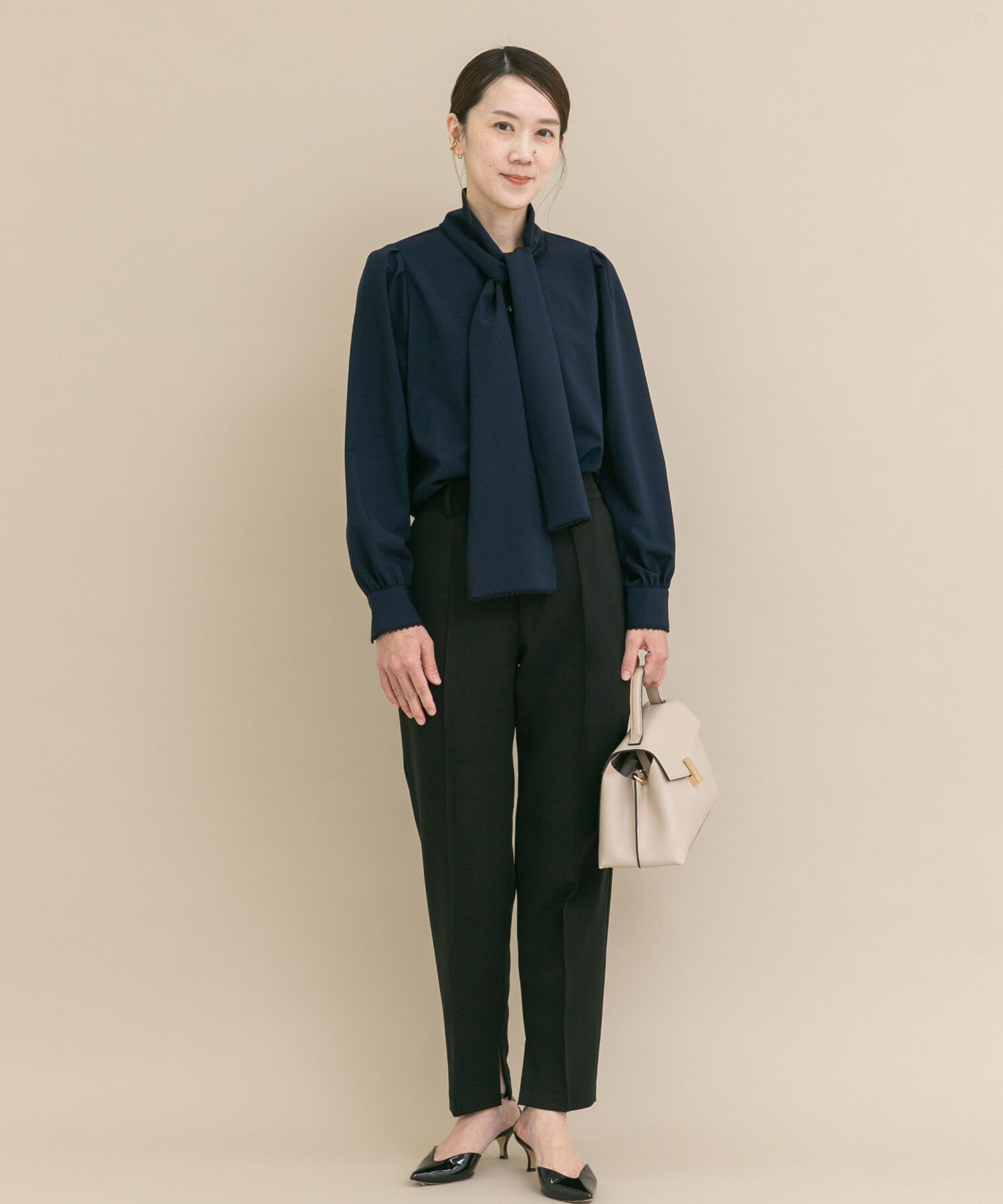 URBAN RESEARCH ROSSO「『WEB/一部店舗限定』トリミングボウタイブラウス」|シャツ・ブラウス|