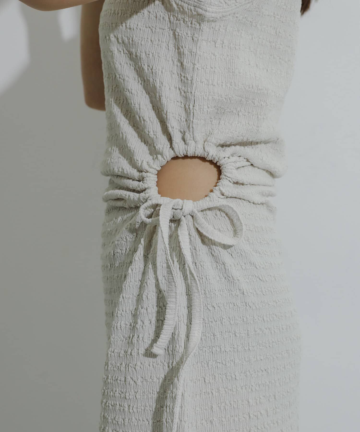 SENSE OF PLACE by URBAN RESEARCH「サイドホールジャガードカットワンピース」|ワンピース|