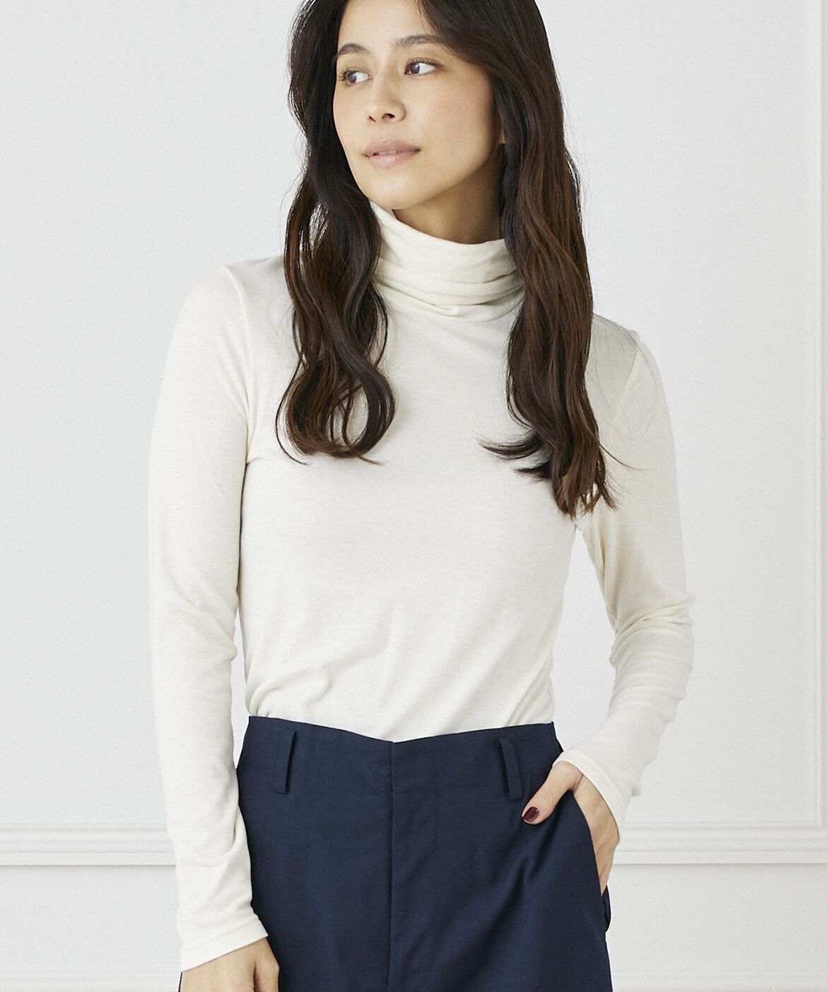 INED「《INED CLARO》ラグウォームタートルネックプルオーバー」|ニット・セーター|オフホワイト1