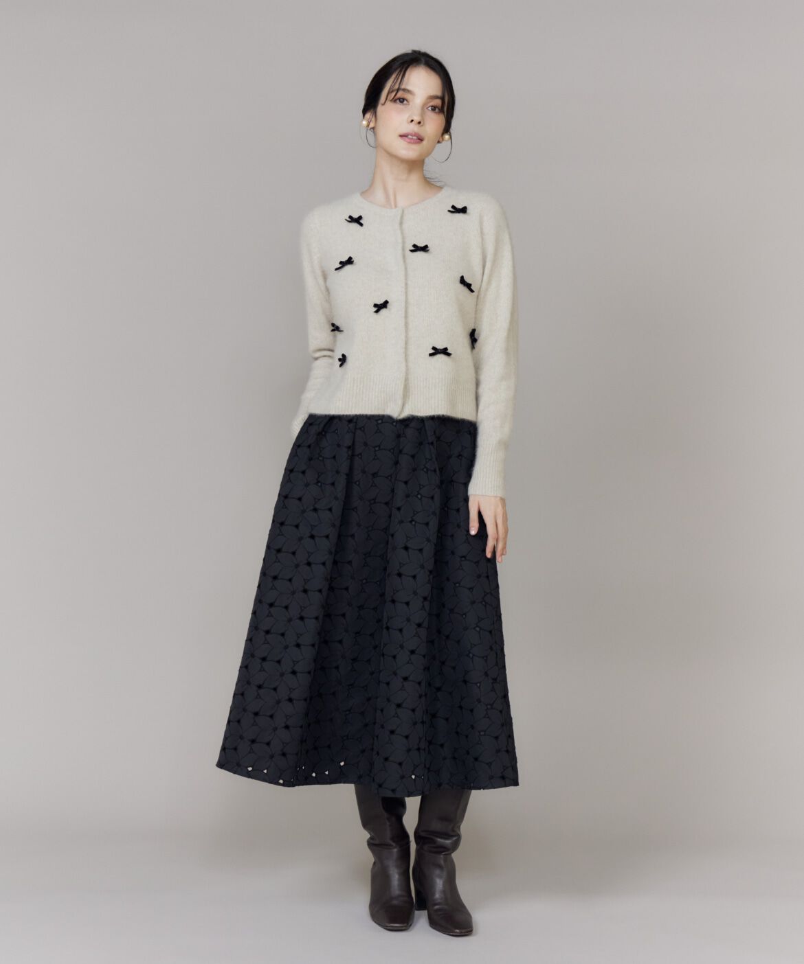 Maglie le cassetto「《大きいサイズ》フラワー刺繍タックスカート」|フレア|