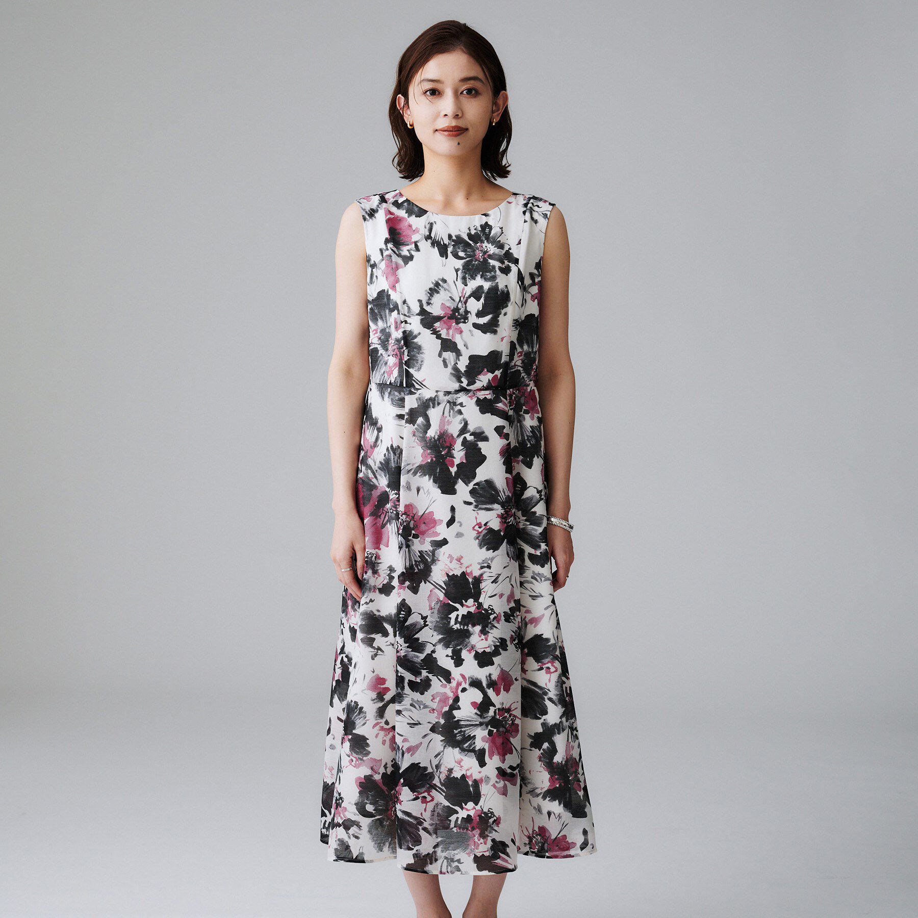 UNTITLED「【シアー/エレガント/花柄/夏ワンピ】ペイントフラワーワンピース」|ワンピース|