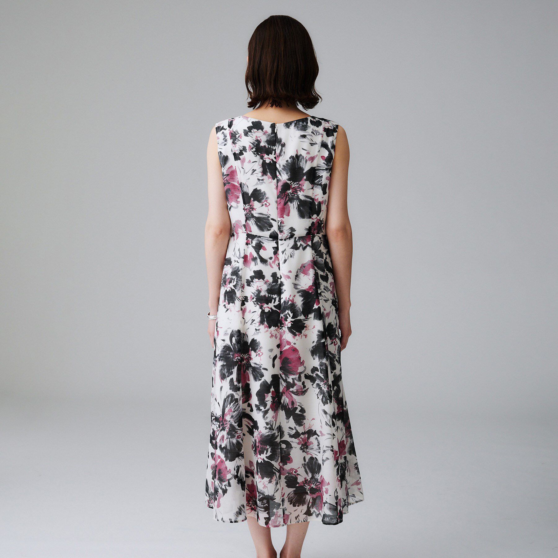 UNTITLED「【シアー/エレガント/花柄/夏ワンピ】ペイントフラワーワンピース」|ワンピース|