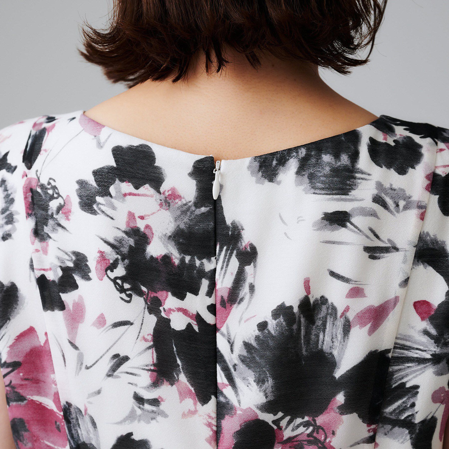 UNTITLED「【シアー/エレガント/花柄/夏ワンピ】ペイントフラワーワンピース」|ワンピース|