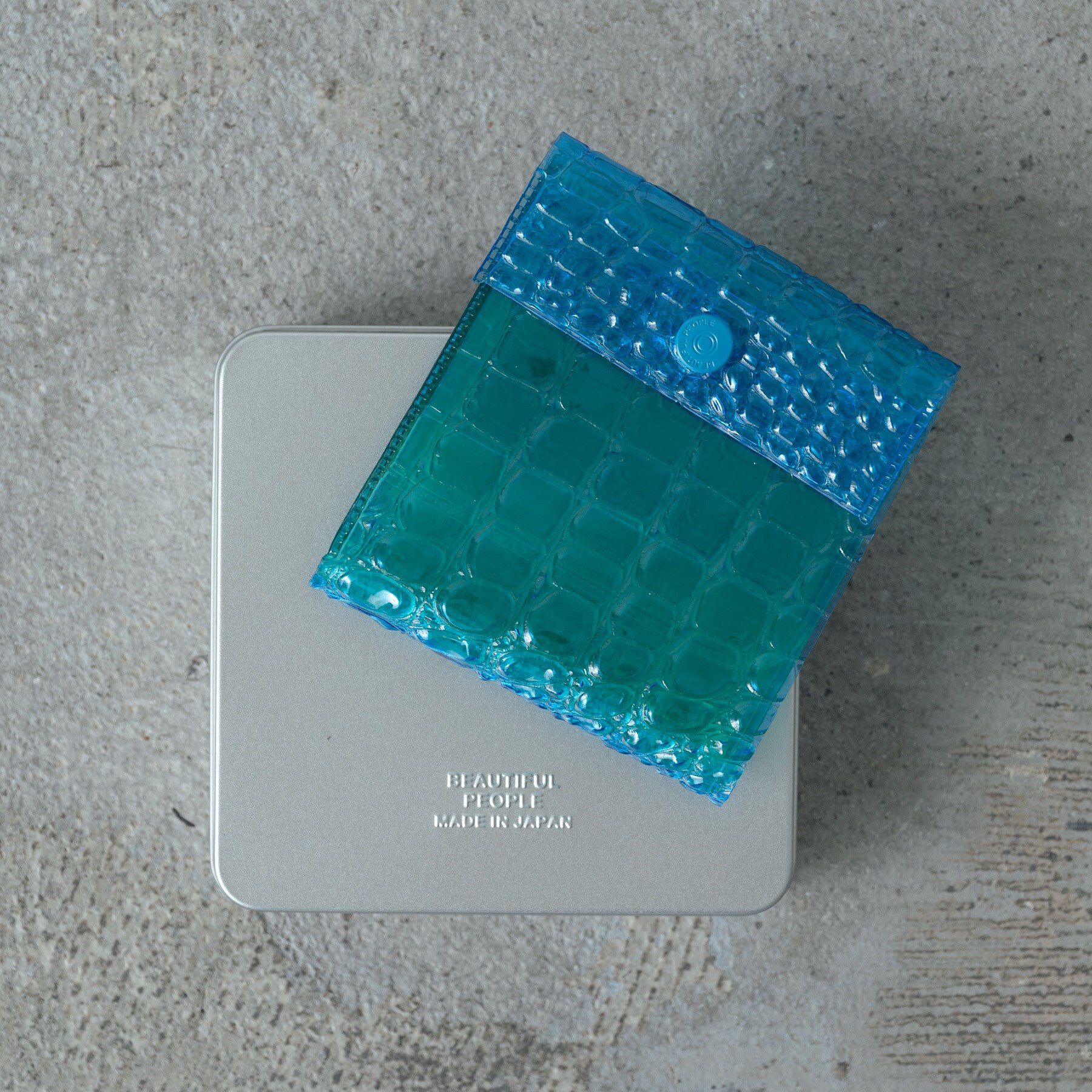 GALLEST「【beautiful people】nothing to hide vinyl card walle」|財布|ブルー(092)