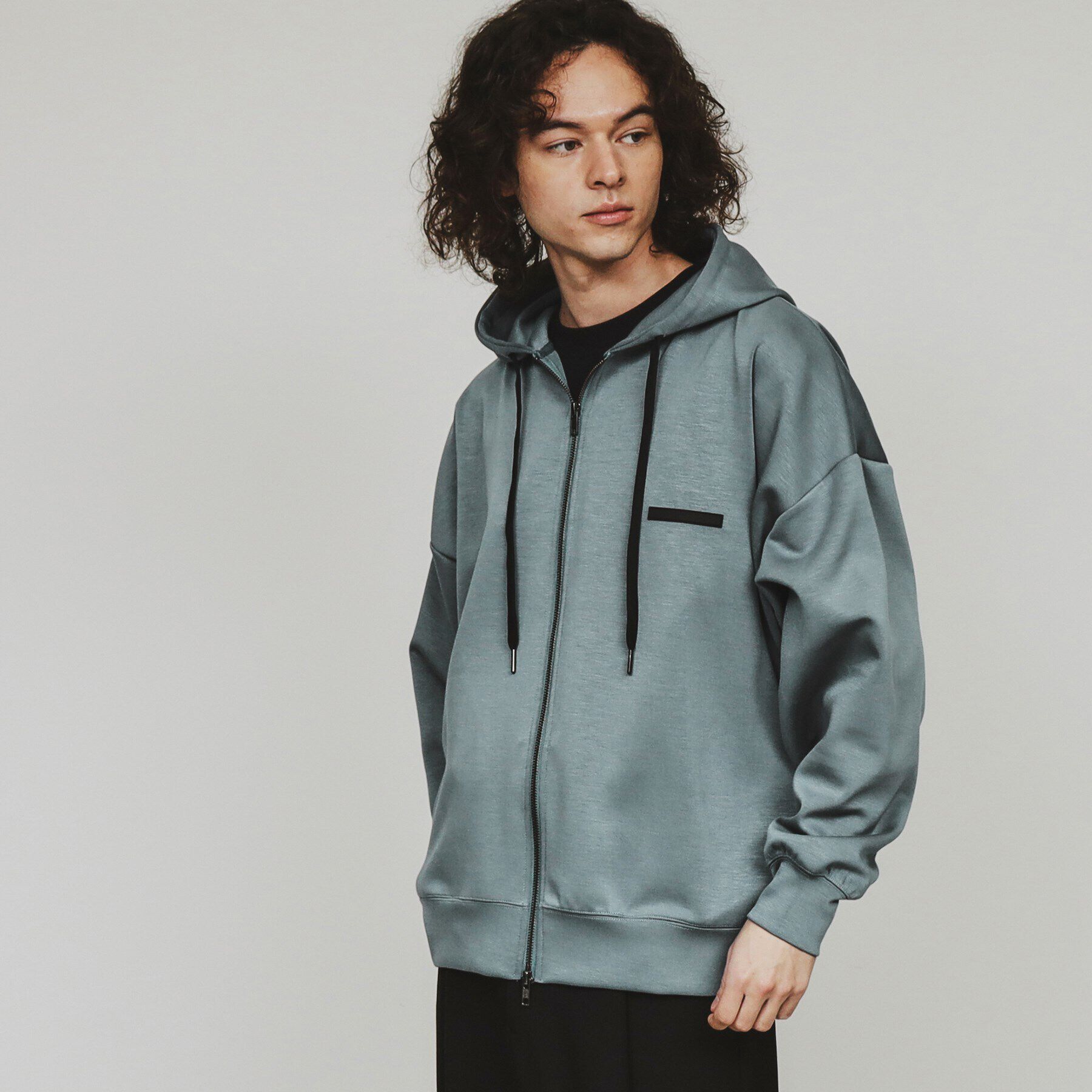 tk.TAKEO KIKUCHI「ワンポイントジップパーカー」|パーカー|