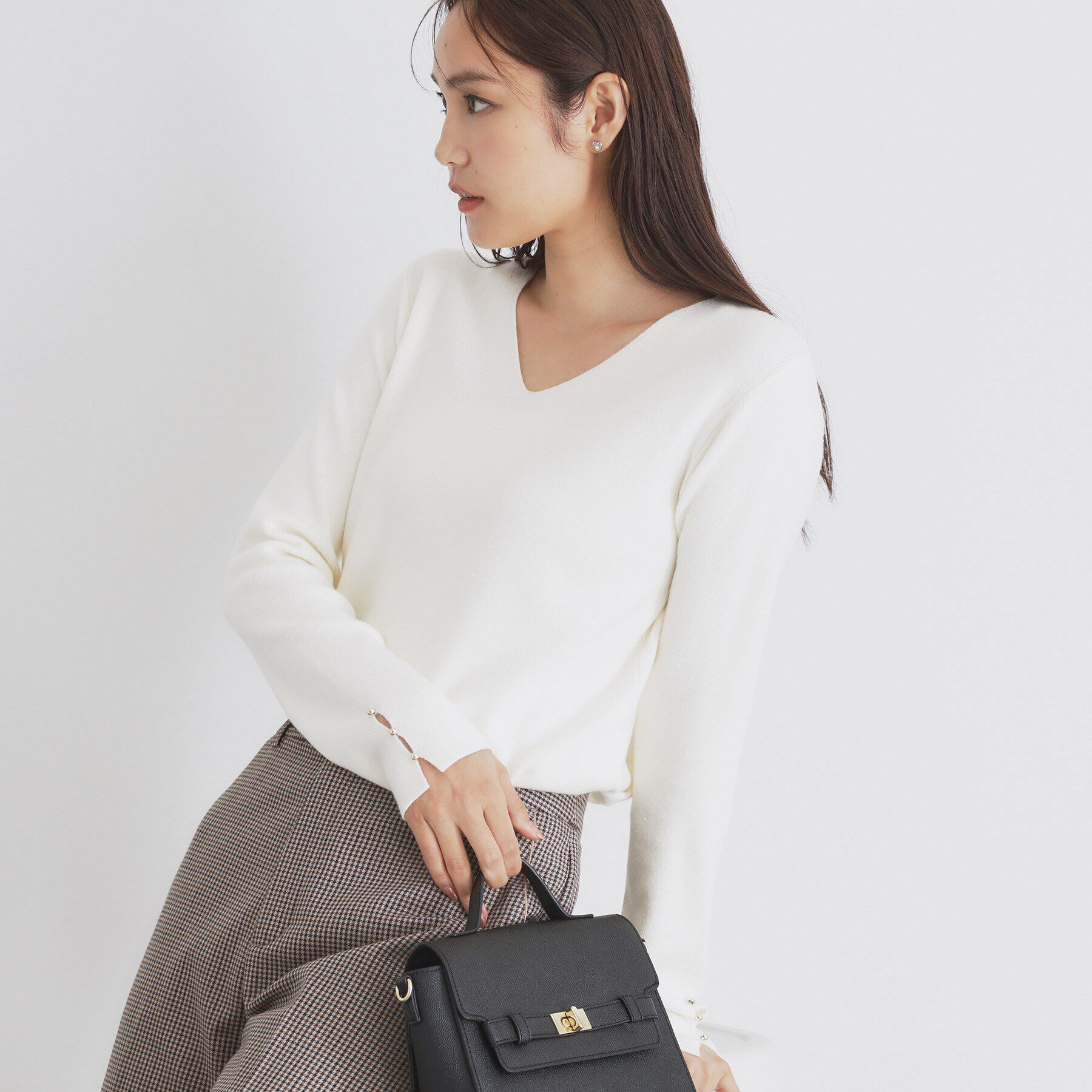 index「《6color/S-LLsize》ラメ混Vネックニット【洗濯機洗い可】」|ニット・セーター|オフホワイト(803