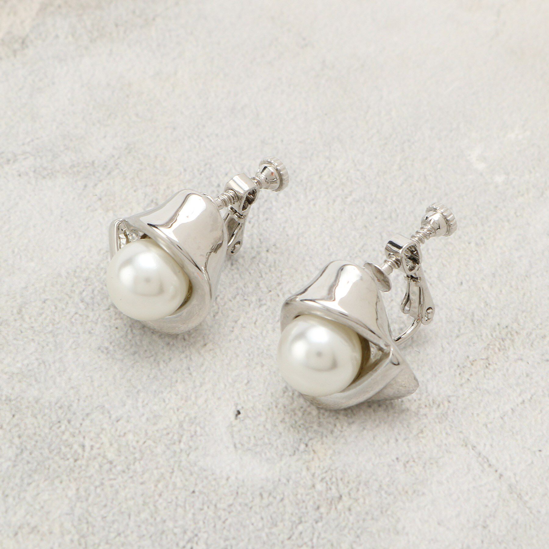 OPAQUE.CLIP「フェイクパール・メタルイヤリング」|イヤリング|シルバー(006)