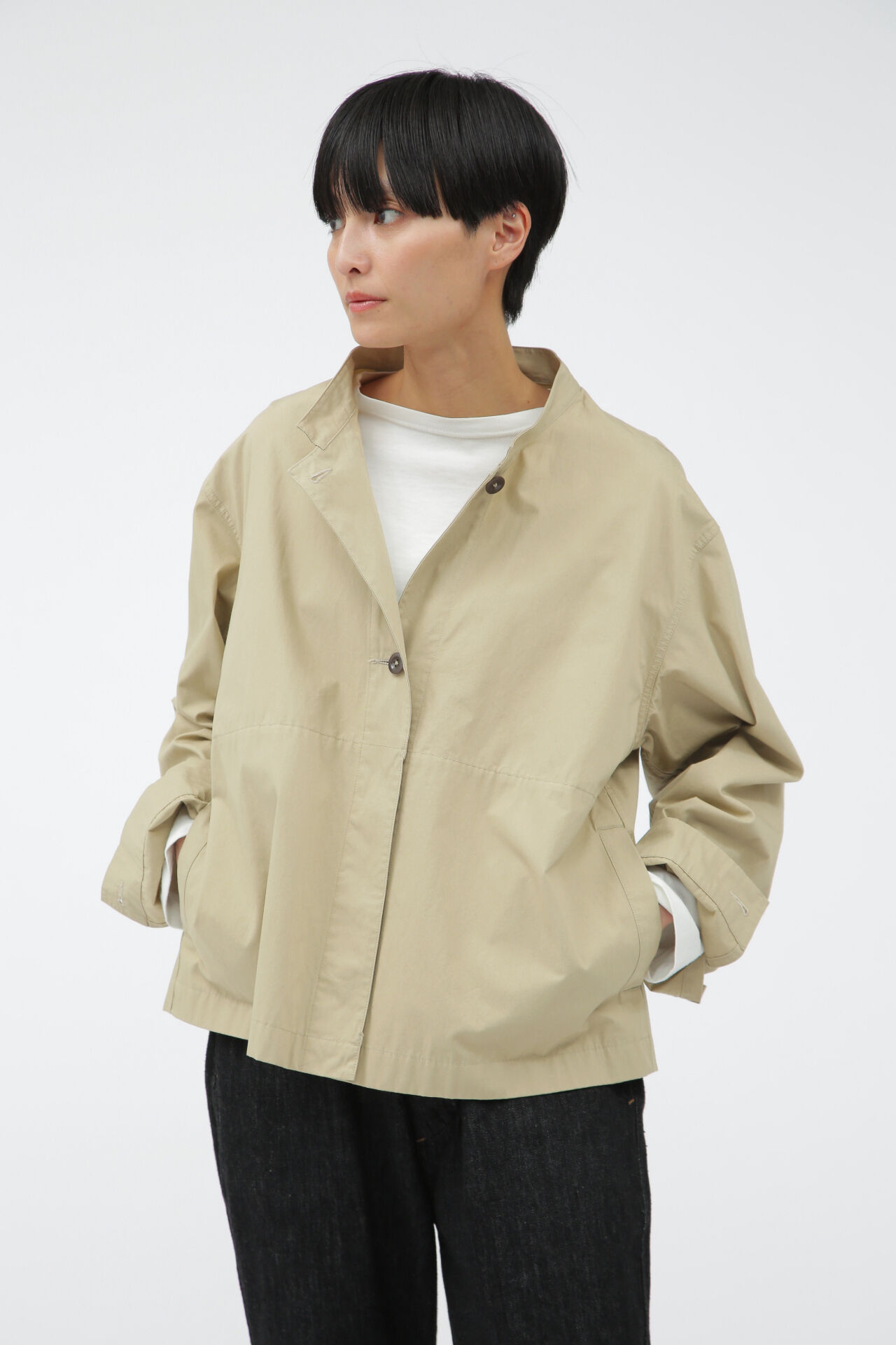 MHL.「COMPACT COTTON PLAINWEAVE」|ブルゾン・スタジャン|BEIGE