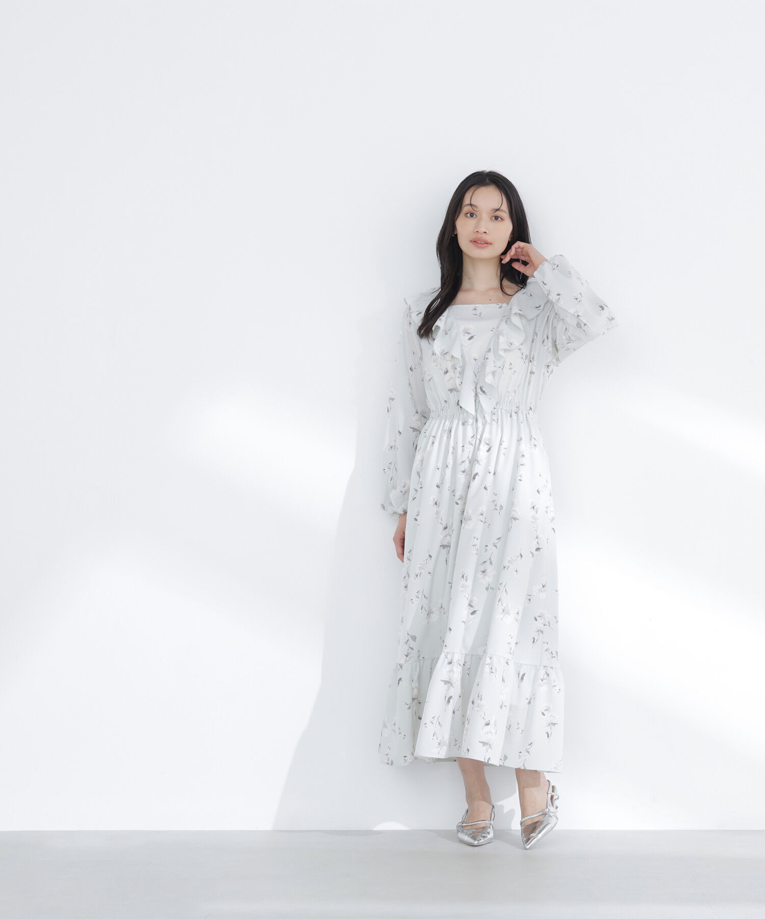  「ラッフルフラワープリントワンピース」|ワンピース|