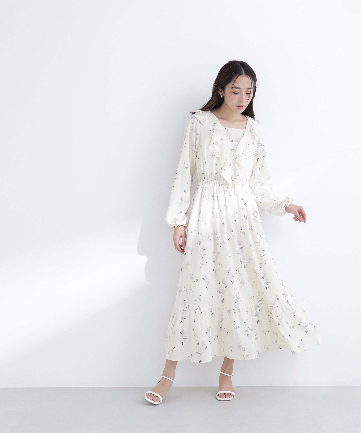  「ラッフルフラワープリントワンピース」|ワンピース|