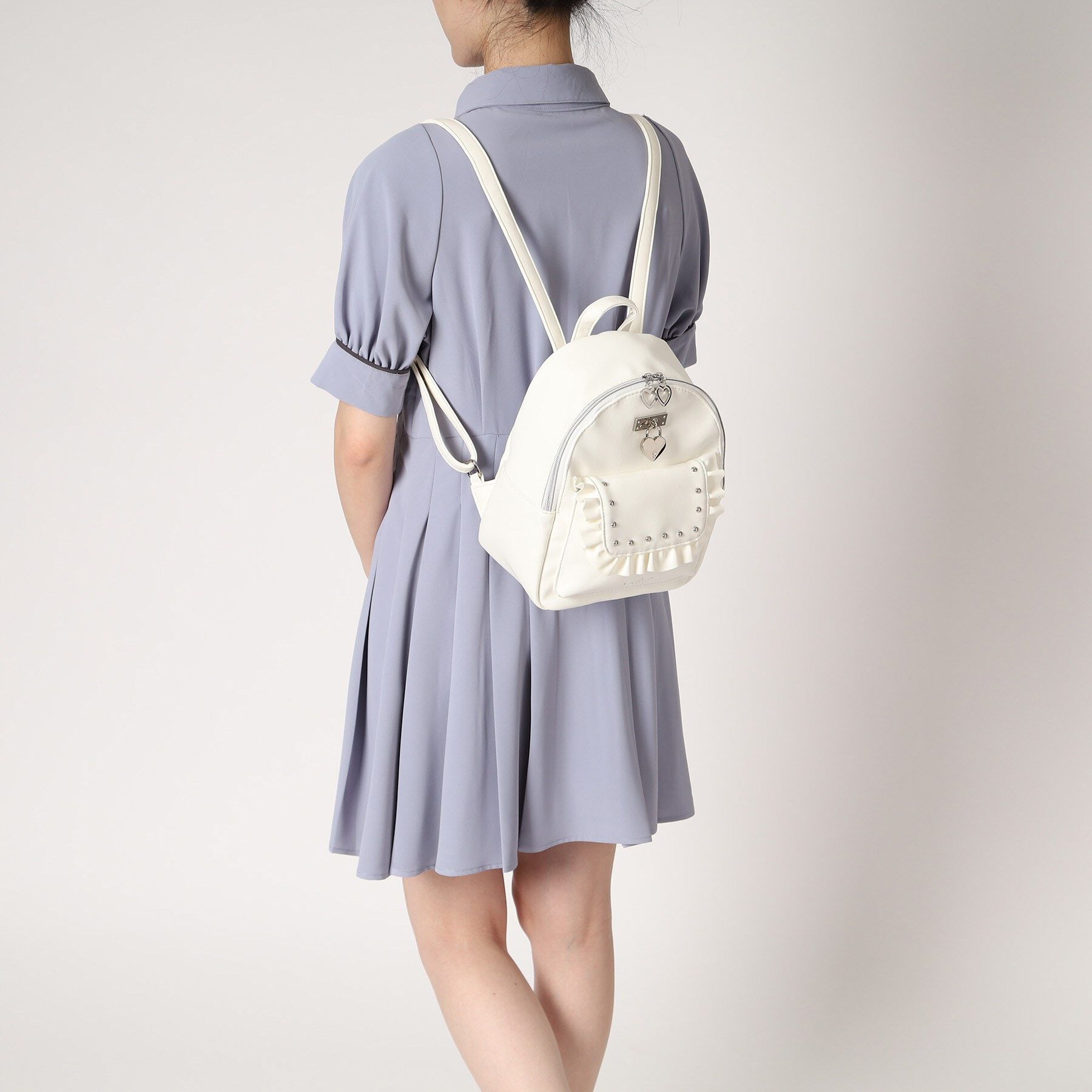 Ober Tashe「量産地雷 スタッズ南京錠付きフリルハートミニリュック」|リュック|