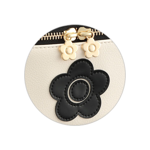 MARY QUANT「エナメルアイコンデイジーパッチ バニティ」|ポーチ|