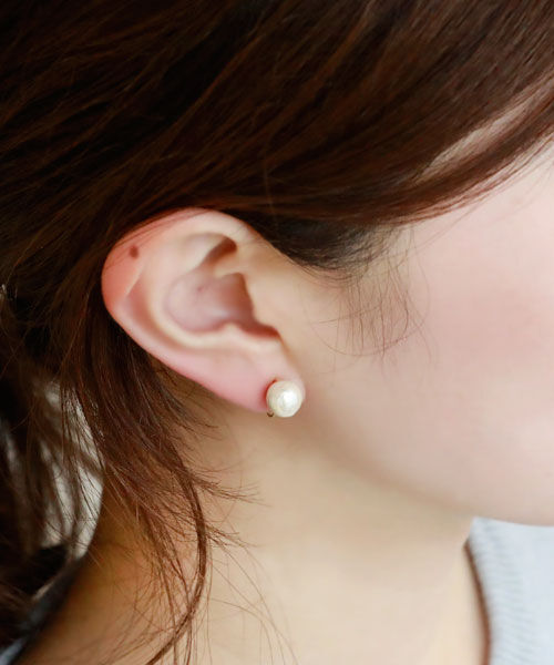 colleca la「【8mm】ループフィット・コットンパールイヤリング」|イヤリング|