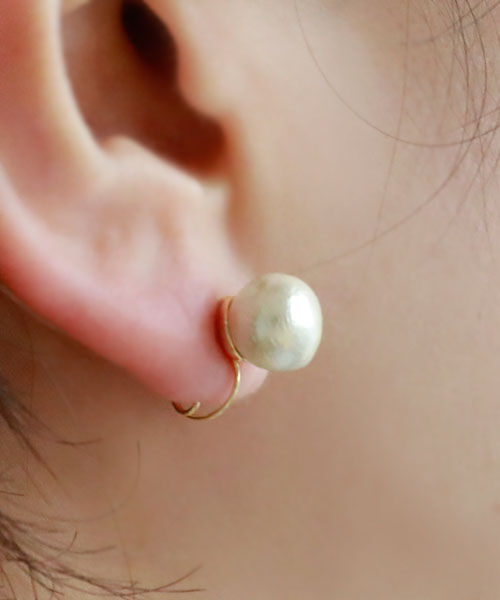 colleca la「【8mm】ループフィット・コットンパールイヤリング」|イヤリング|