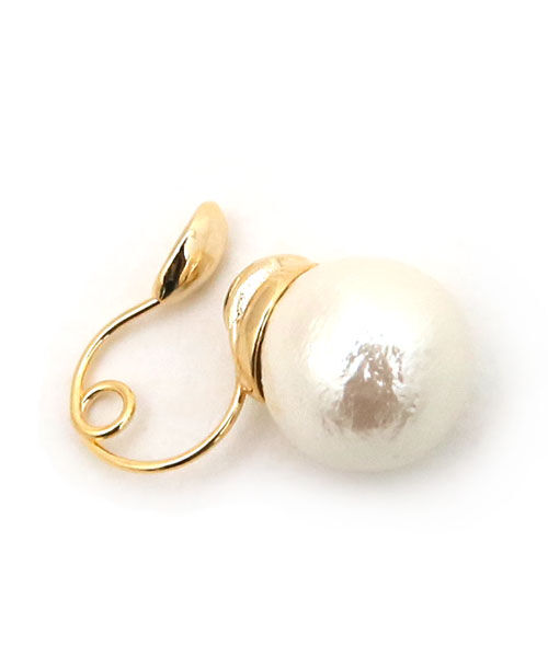 colleca la「【8mm】ループフィット・コットンパールイヤリング」|イヤリング|