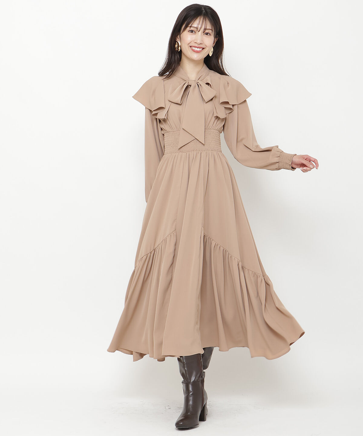 アンドクチュール「タックケープフロントリボンワンピース」|ワンピース|ベージュ