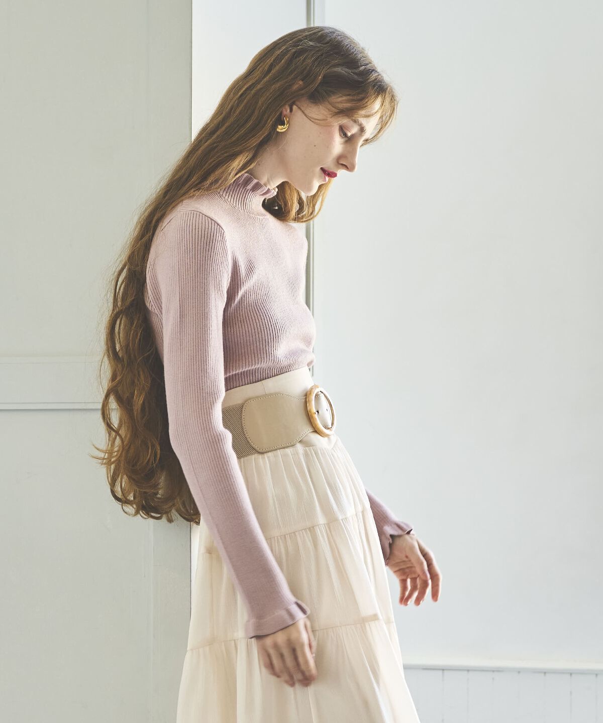 アンドクチュール「フリルネックリブプルオーバー」|ニット・セーター|